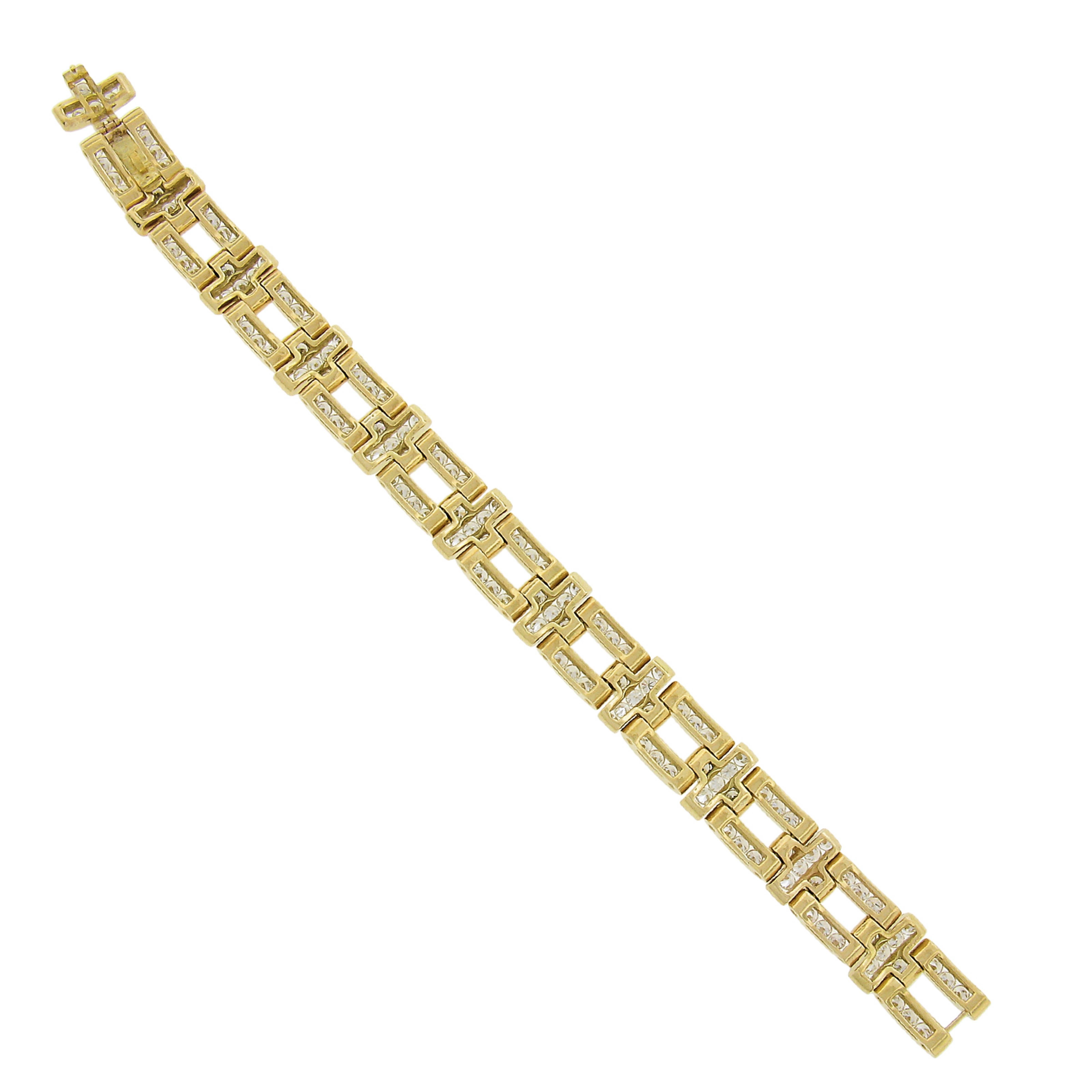 Unisex 18K Gold 14.9ctw Channel Set FIERY Diamond Wide Link Statement Bracelet For Sale 3