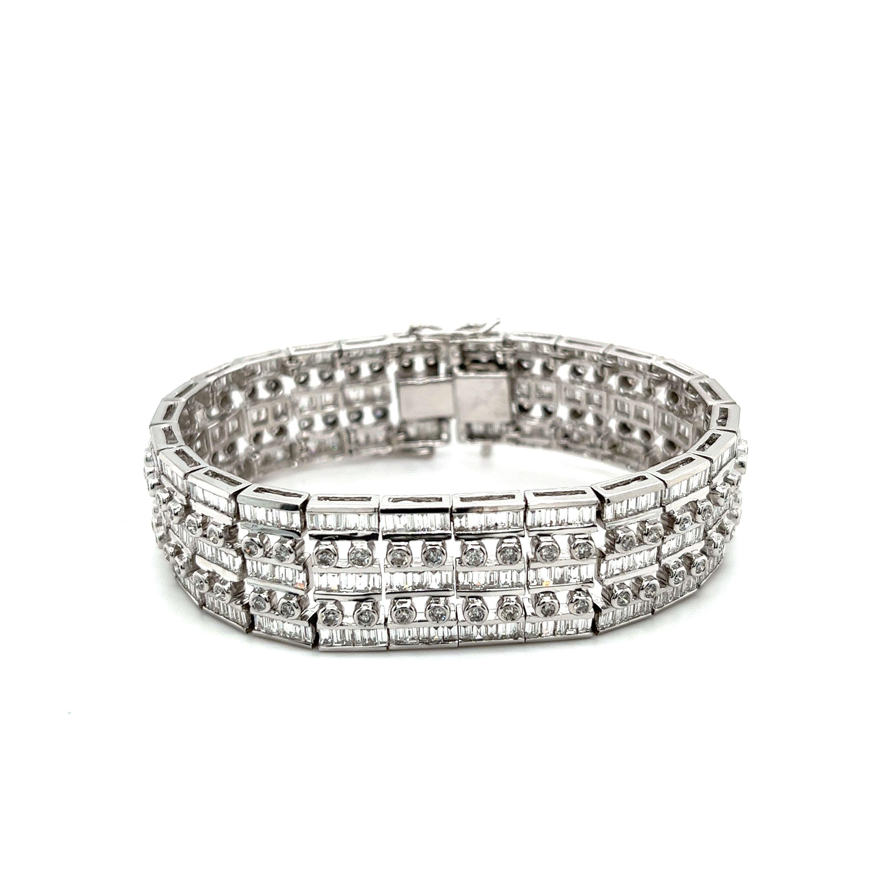 Unisex 18k Solid White Gold Baguette and Round Cut Natural Diamond Bracelet For Sale 1