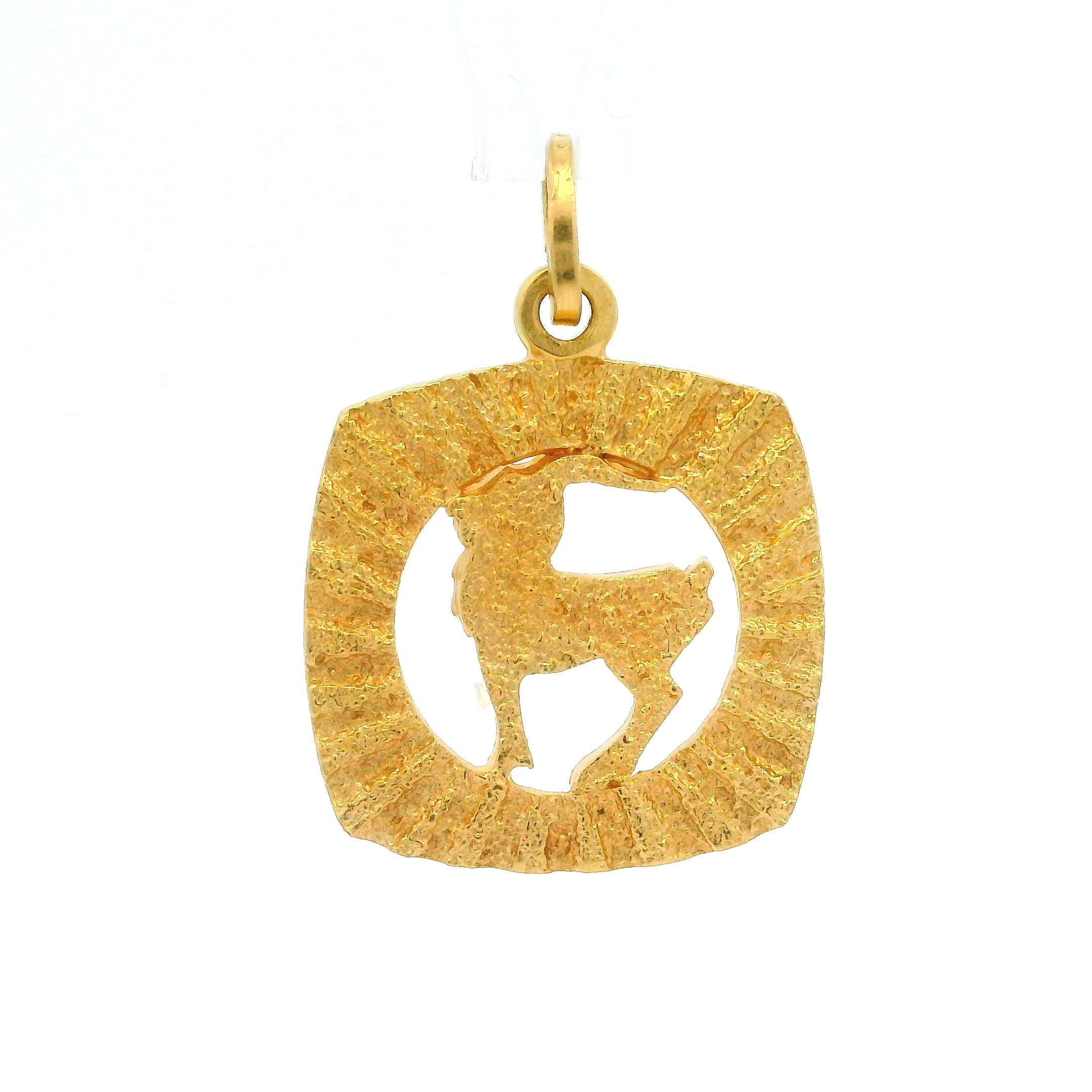 MATERIAL: 18K Gelbgold
Gewicht: 3.32 Gramm
Gesamtbreite: 17,63 mm (0,69