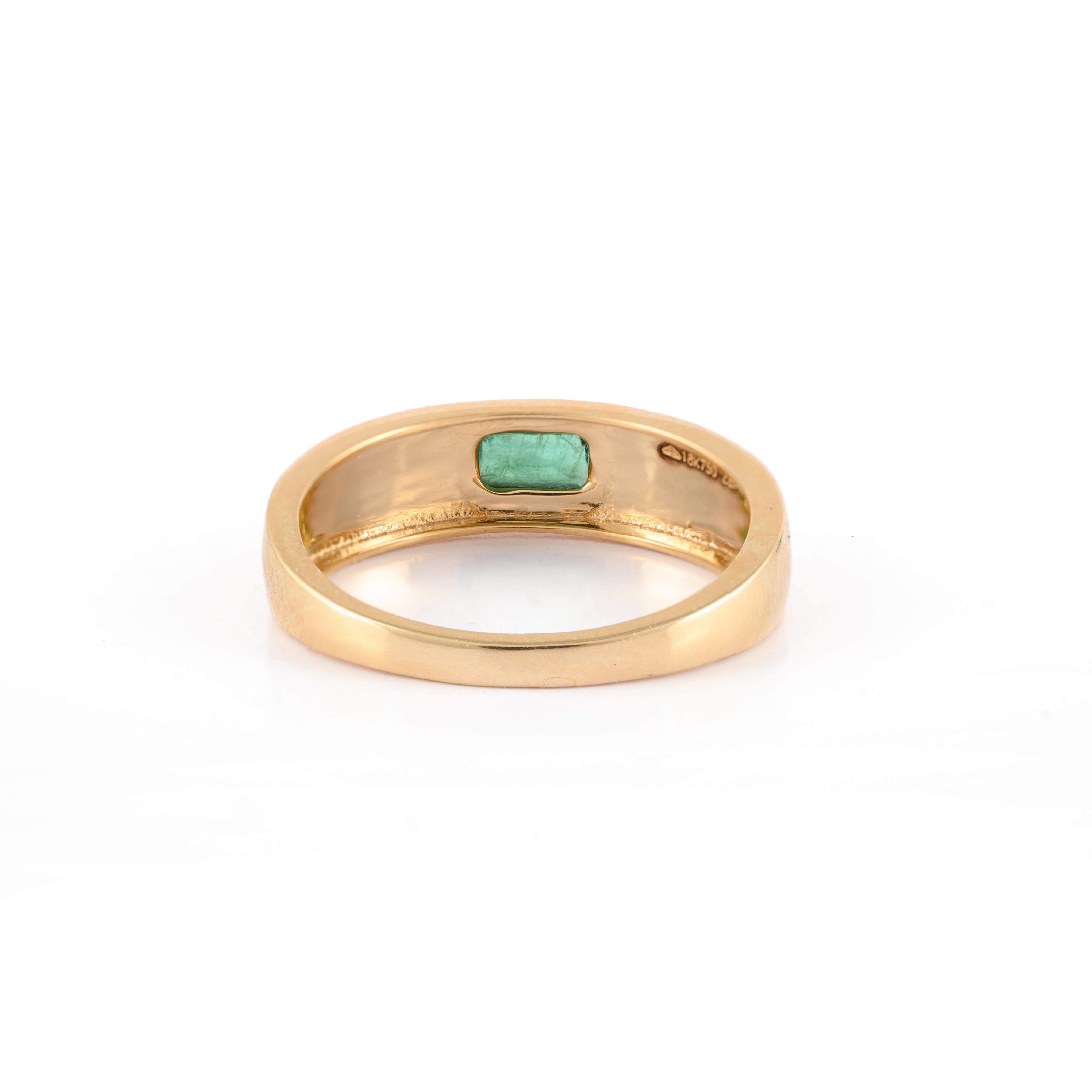 For Sale:  Unisex Natural Baguette Cut Emerald May Birthstone Ring in 18k Yellow Gold 6