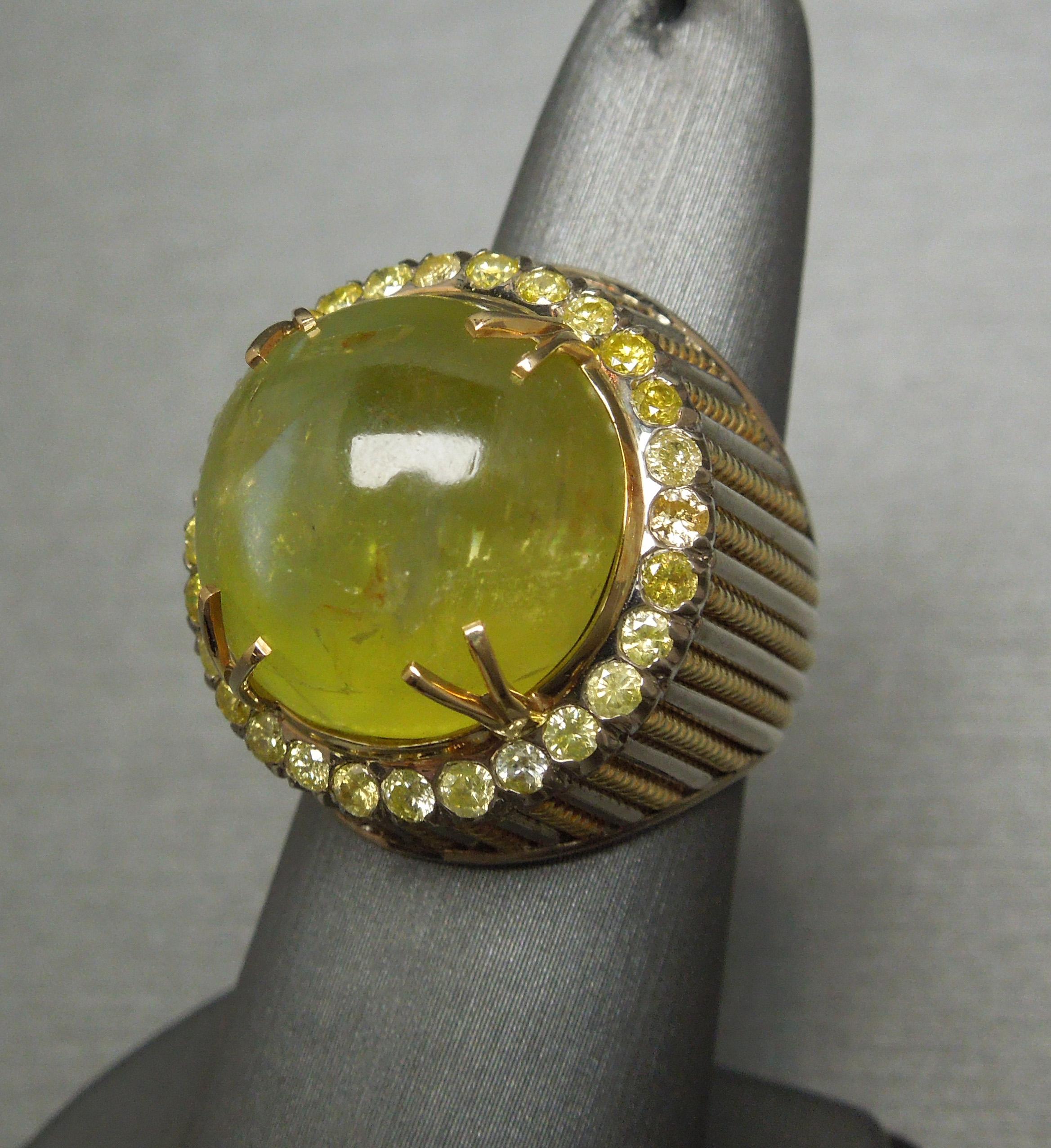 Unisex 20 Carat GIA Cats Eye Alexandrite and Canary Diamond Ring In Good Condition For Sale In METAIRIE, LA