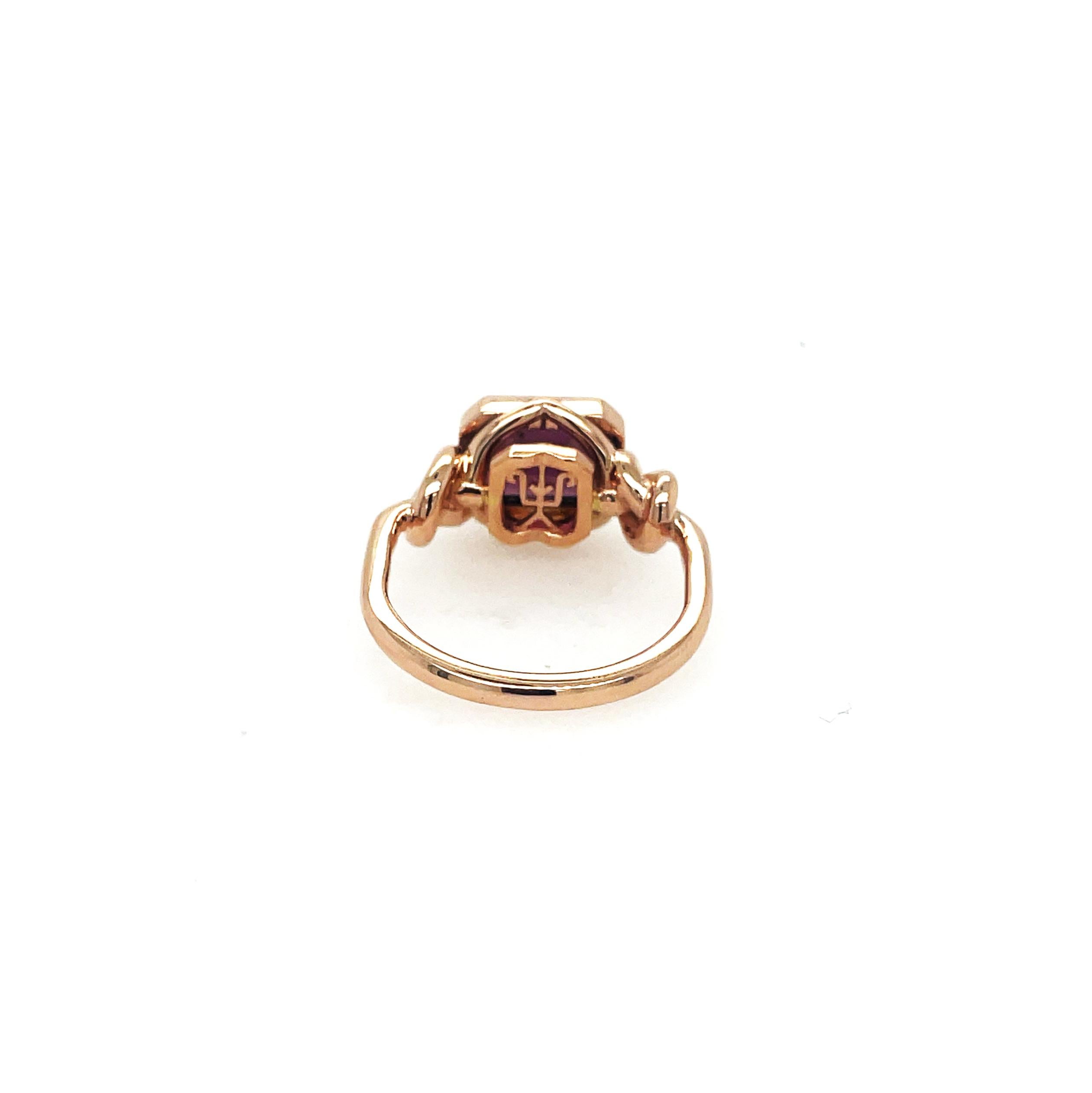 Artigiano Anello unisex con spinello taglio smeraldo con castone incastonato in oro 18 carati in vendita