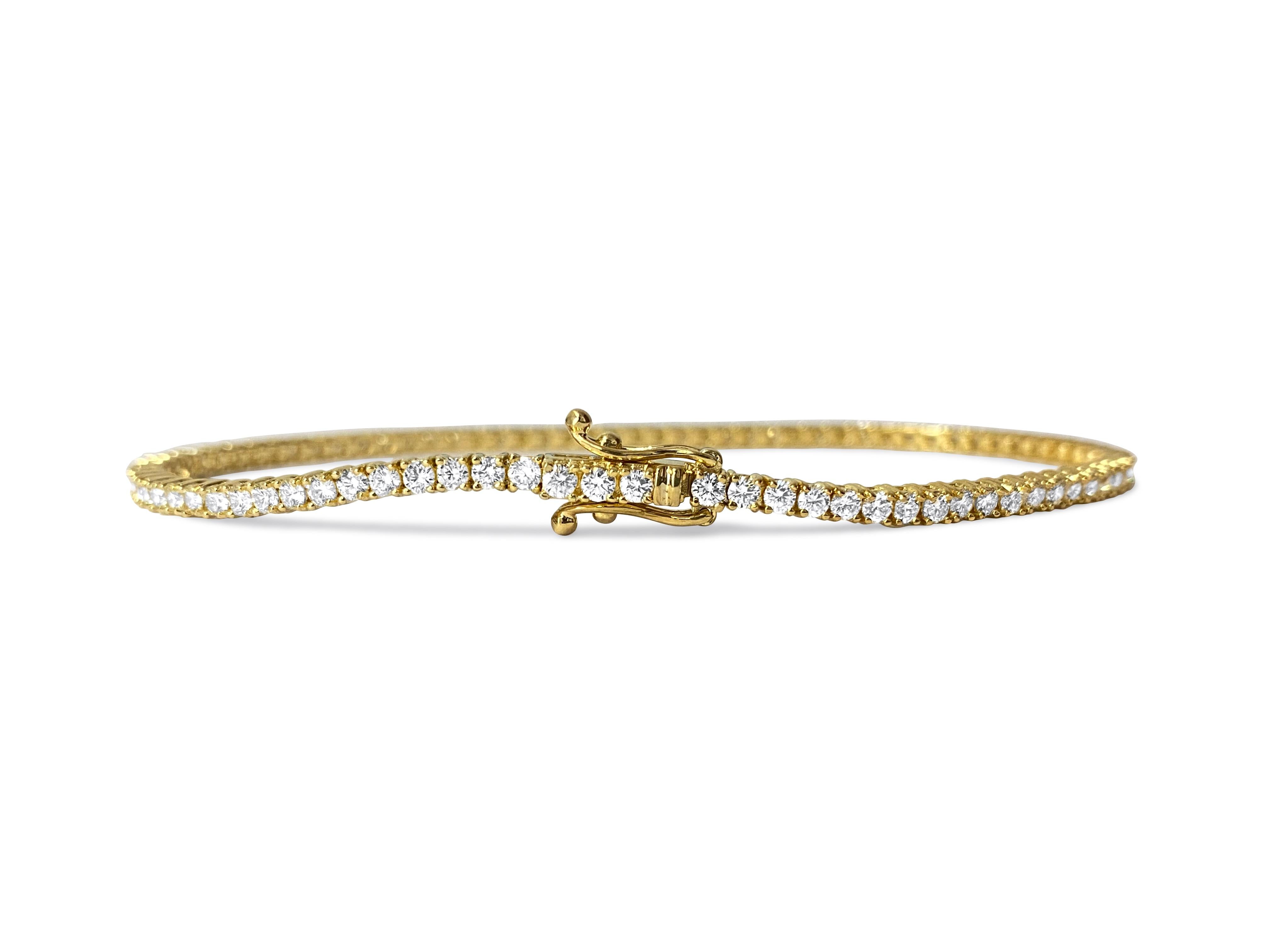 Brilliant Cut Unisex 3.08ct VVS Diamond Tennis Bracelet For Sale