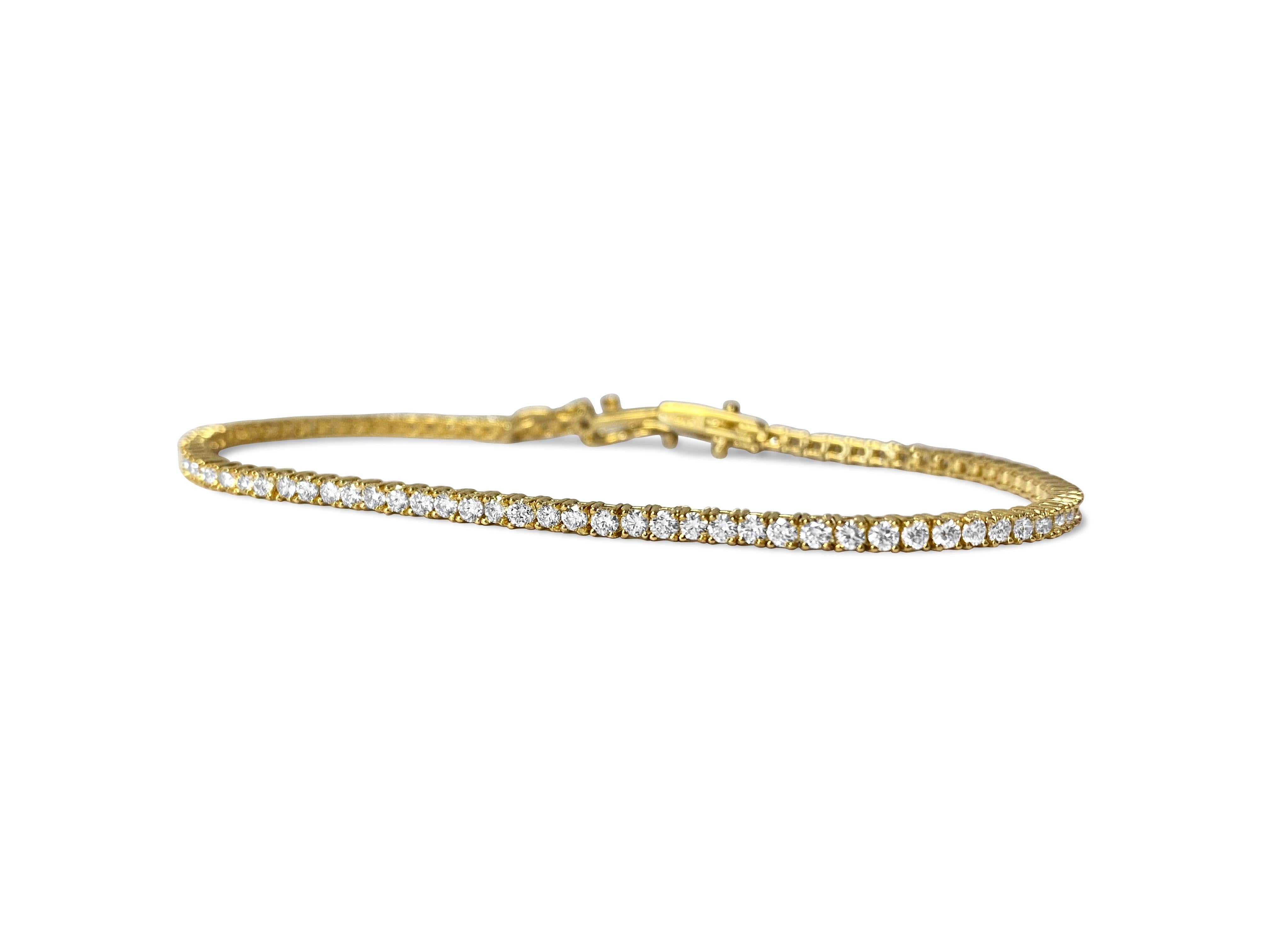 Unisex 3.08ct VVS Diamond Tennis Bracelet For Sale 3