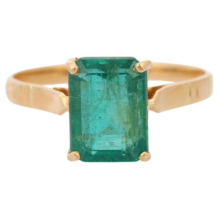 En vente :  Bague solitaire unisexe en or jaune massif 18 carats avec émeraude du Zimbabwe de 3,23 carats poids total 13