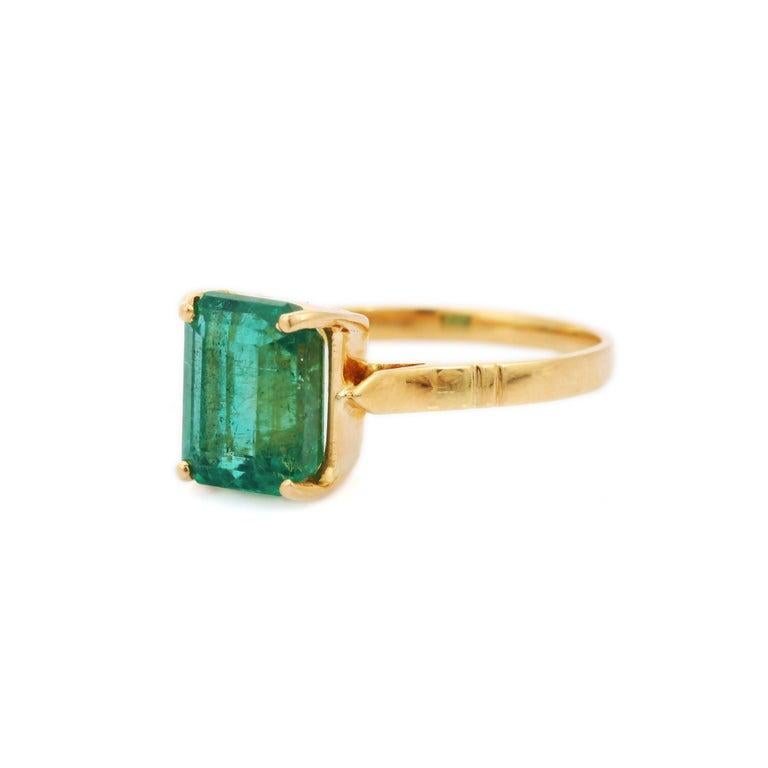 En vente :  Bague solitaire unisexe en or jaune massif 18 carats avec émeraude du Zimbabwe de 3,23 carats poids total 4