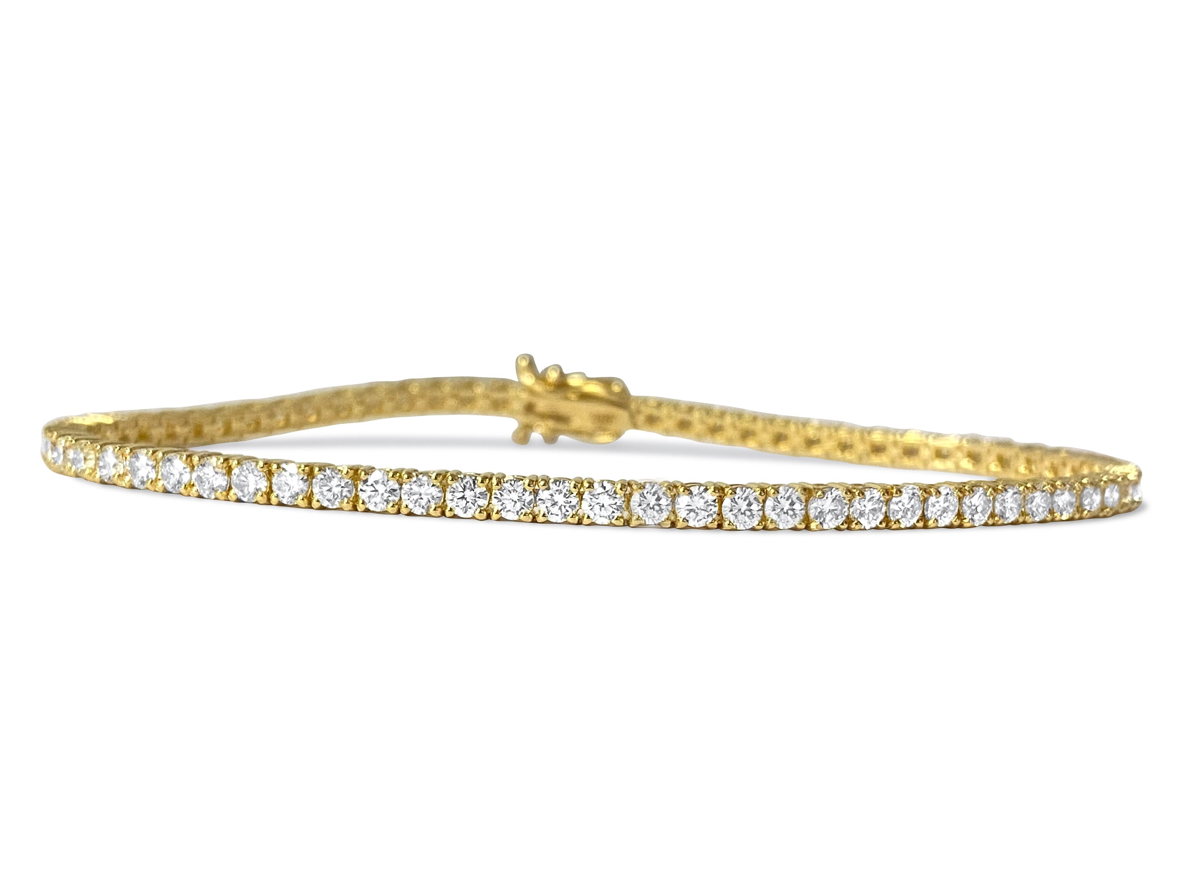 Unisex 5.00 Carat VVS Diamond Tennis Bracelet For Sale 2