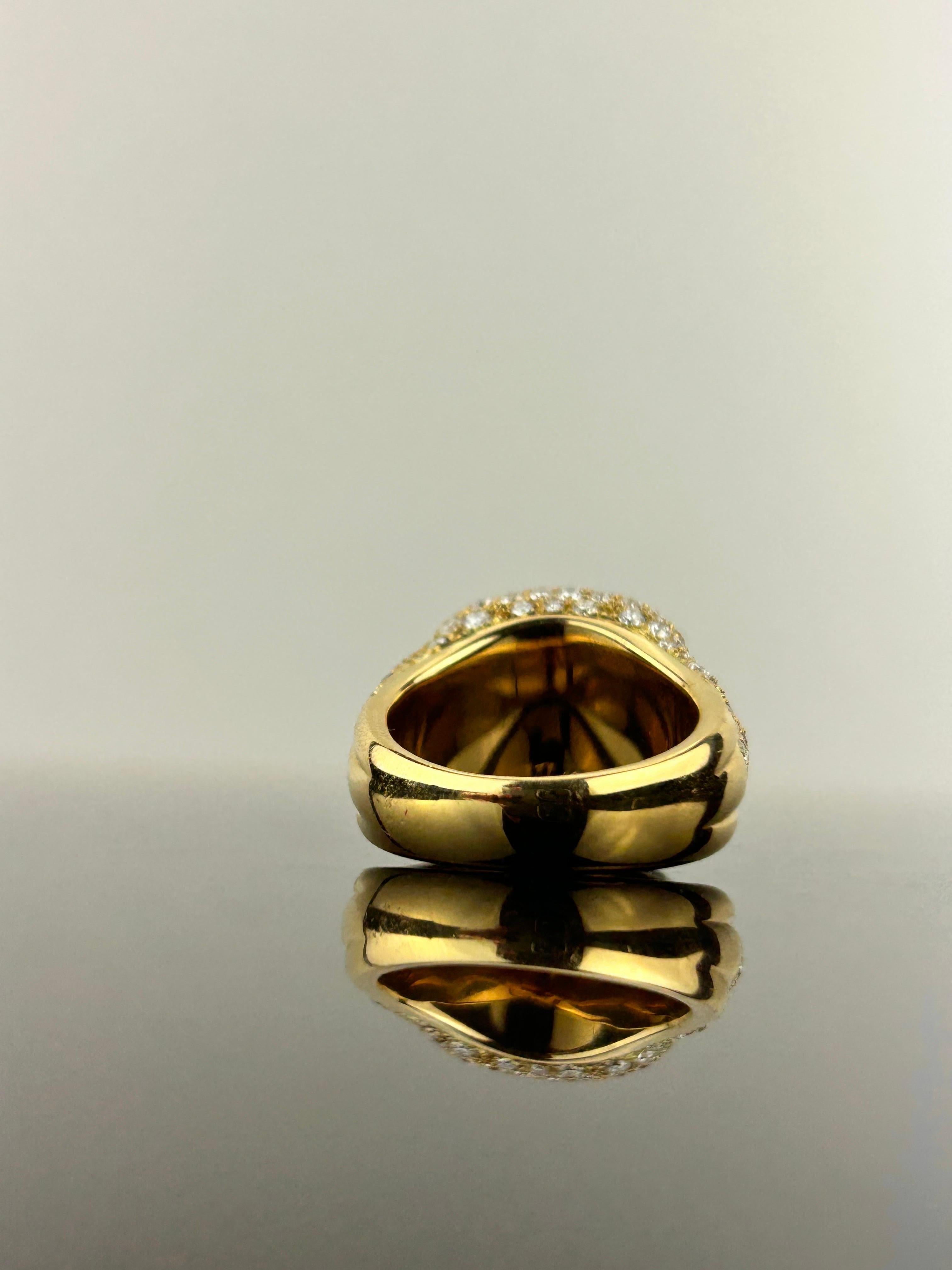 Modern Unisex 5.13 Carat Diamond and 18k Yellow Gold Cluster Ring For Sale