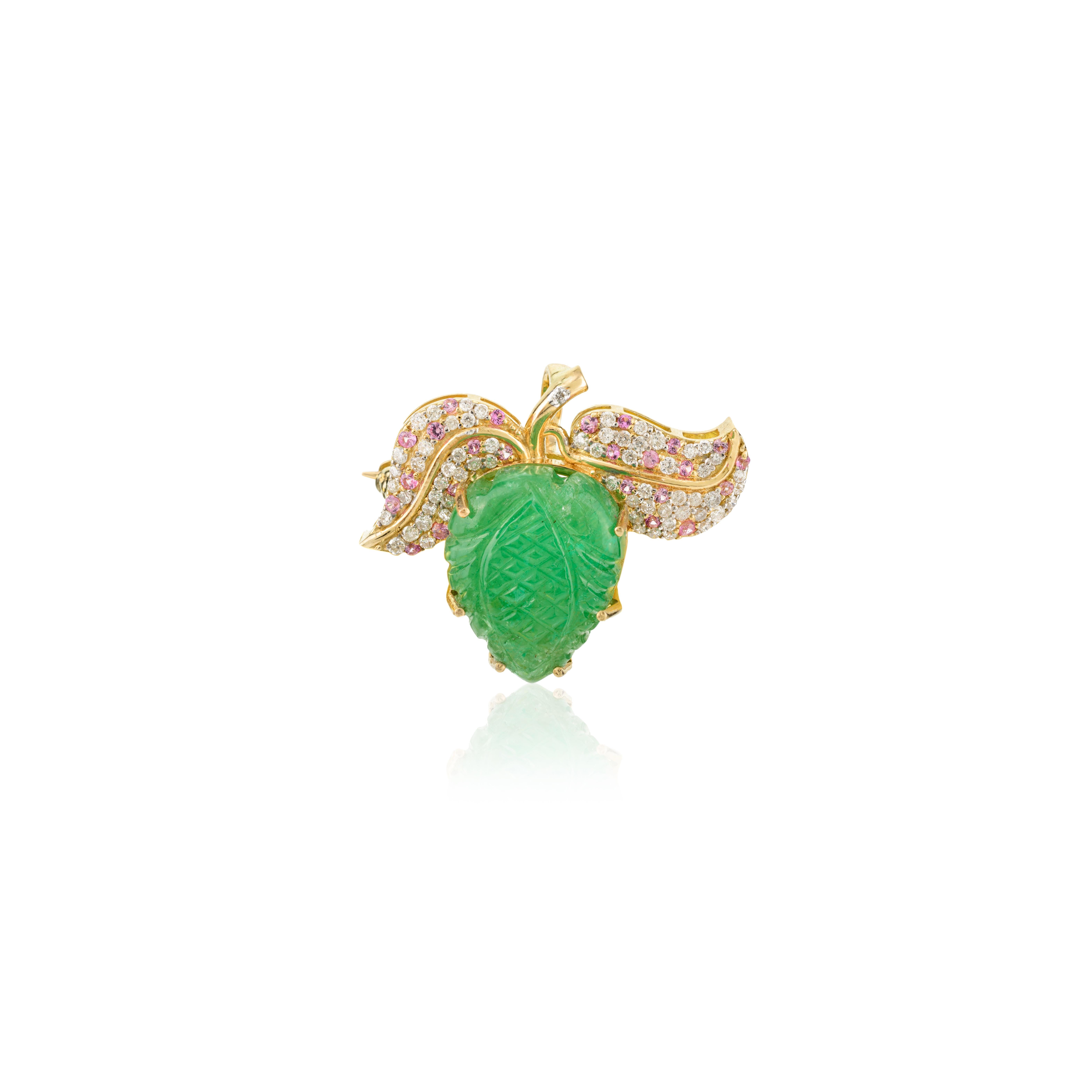 Unisex 8.88 Carat Carved Emerald Diamond Leaf Brooch Pin Gift in 18k Yellow Gold For Sale 1