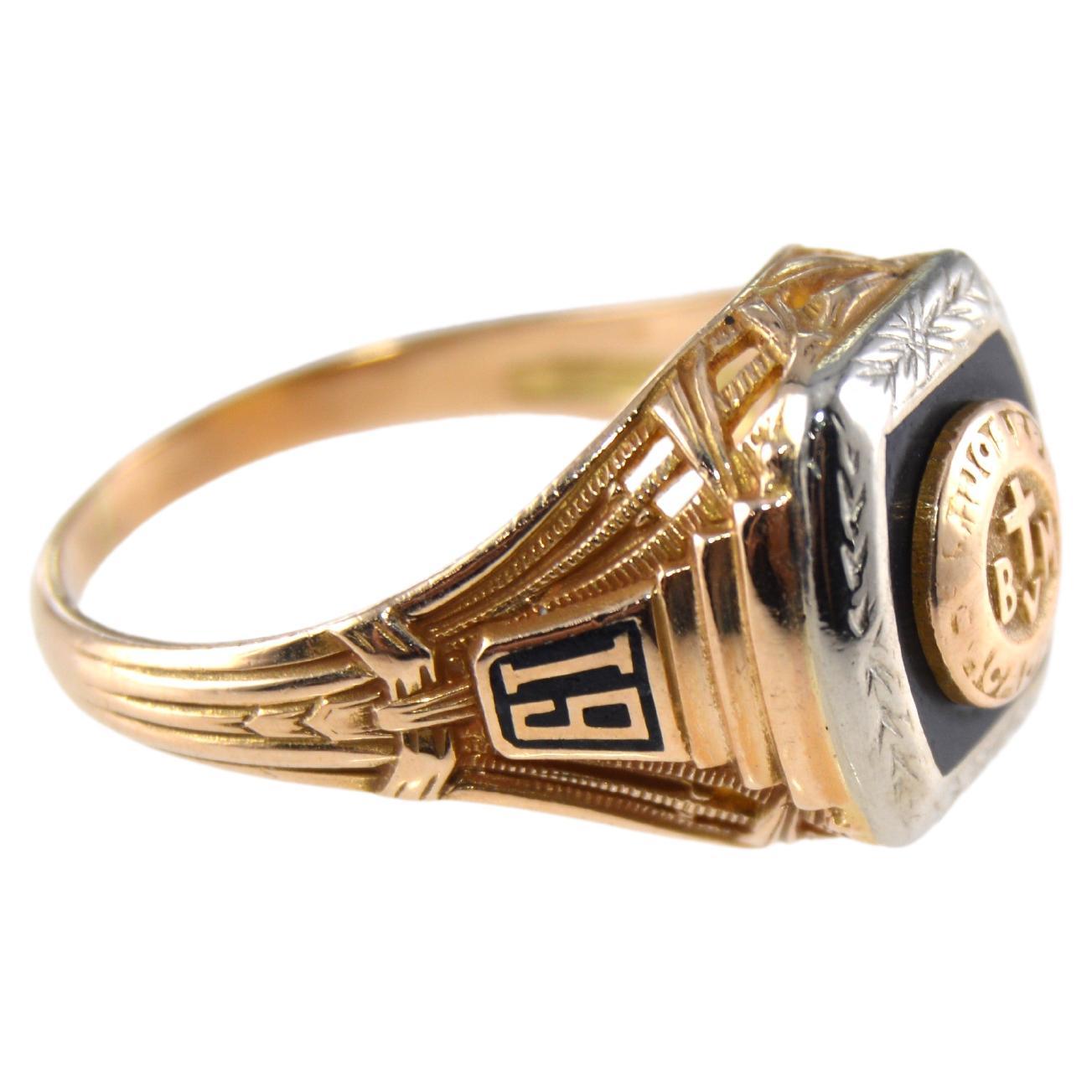 UNISEX RING
STYLE / REFERENCE: Art Deco
METAL / MATERIAL: 10Kt. Solid Gold Multi Colored
CIRCA / YEAR: 1931 
SIZE: 5.5

This charming looking ring is entirely hand constructed in two tone gold with an onyx stone inlay. It is hand engraved and unique