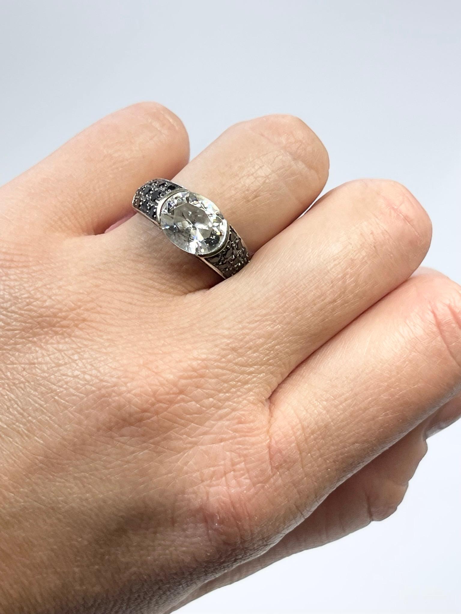 Women's Unisex Black Diamond Ring 18KT White Gold Modern Style For Sale
