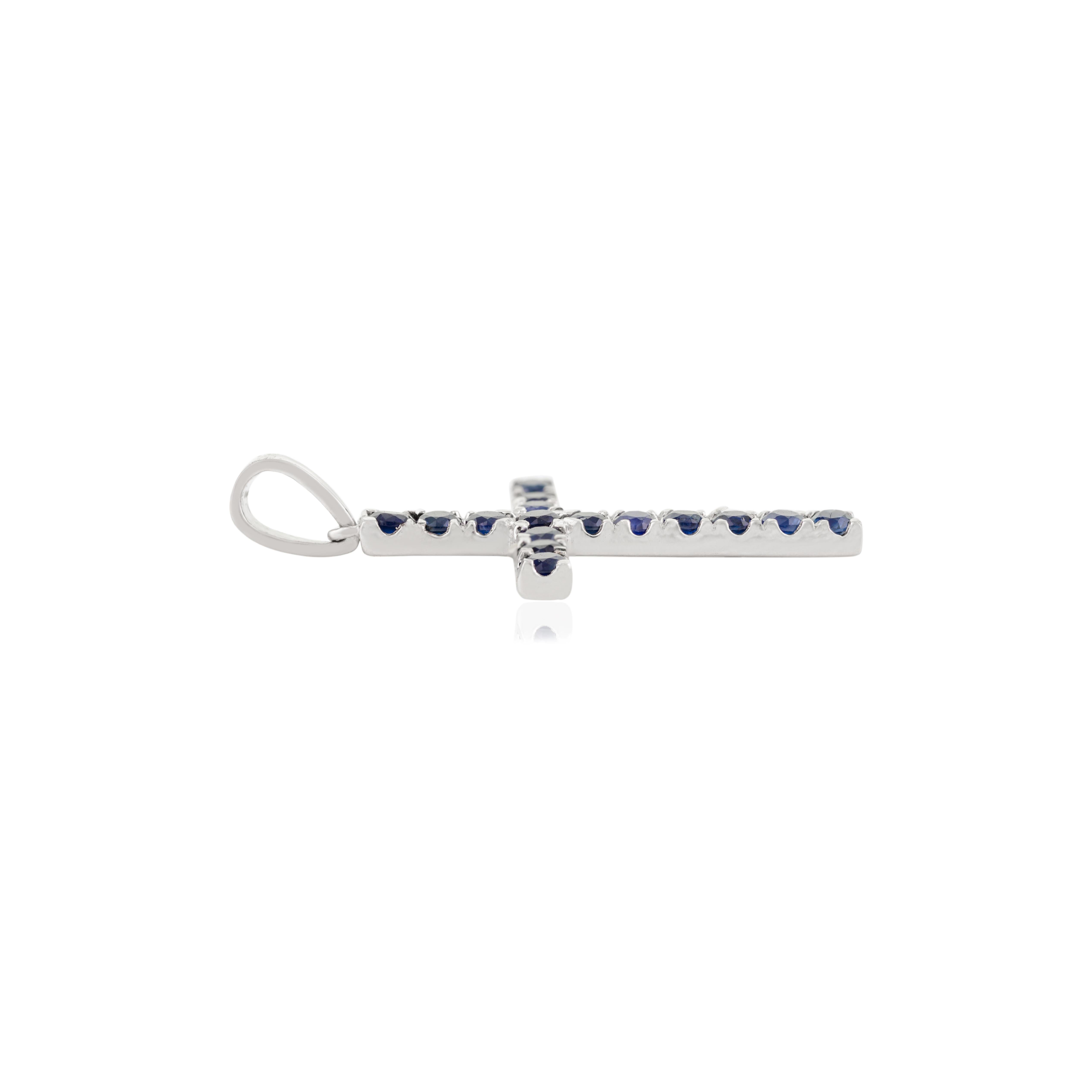 Colgante unisex en forma de cruz de zafiro azul de oro blanco de 14 quilates Regalo para San Valentín Corte redondo en venta