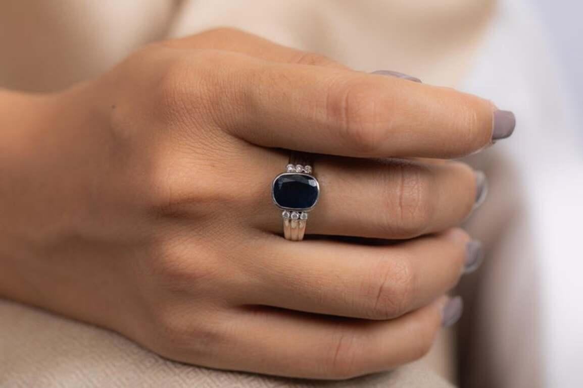 For Sale:  Unisex Blue Sapphire Wedding Ring with Diamonds in 18k Solid White Gold 8