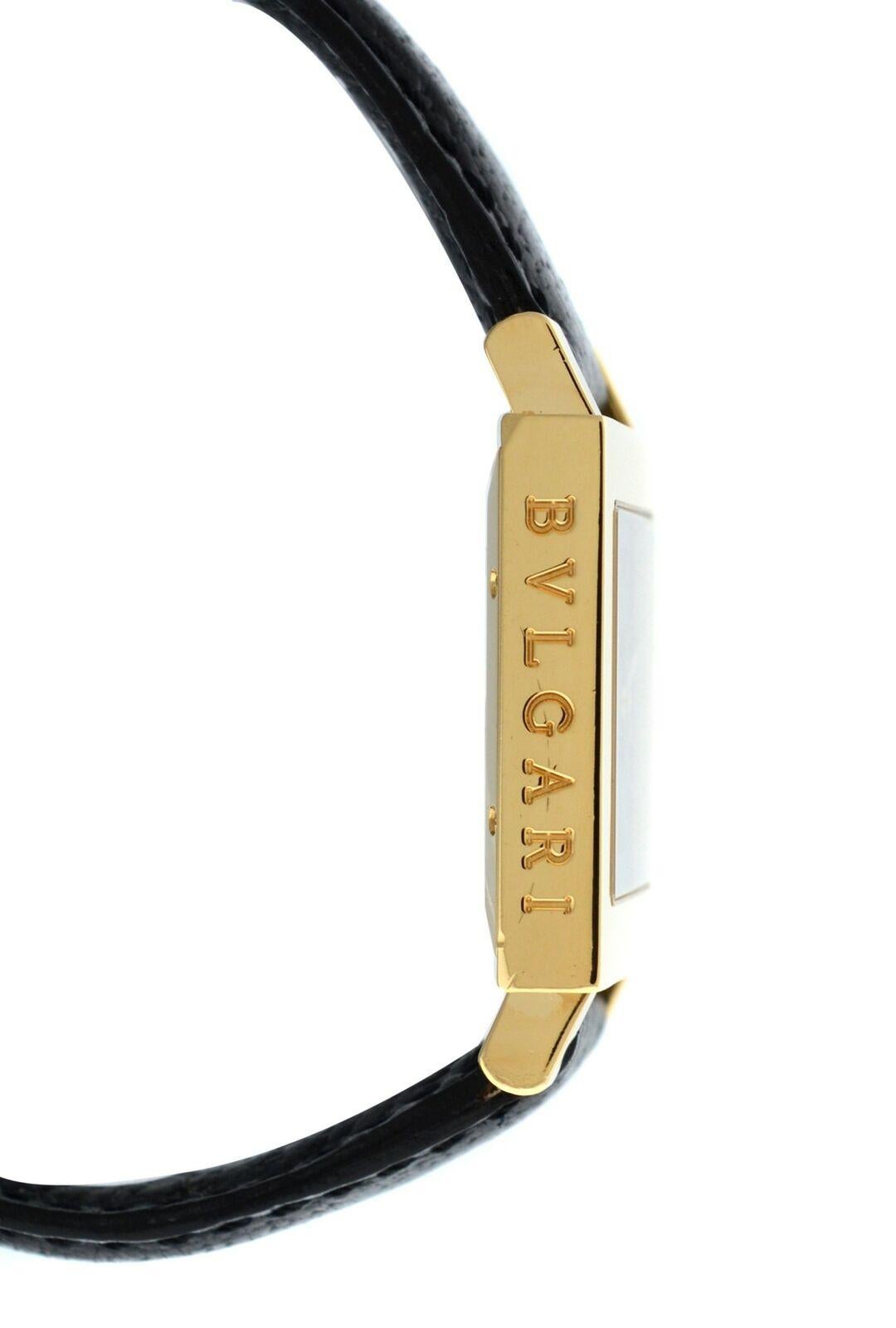 Unisex Bvlgari Bulgari Quadrato SQ 29 GL AUTO 18 Karat Gold Watch In Excellent Condition For Sale In New York, NY