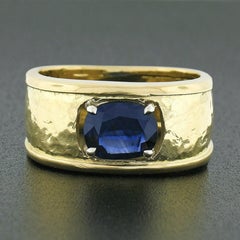Unisex Cavelti 18K Gold GIA Royal Blue Sapphire Solitaire Hammered Band Ring