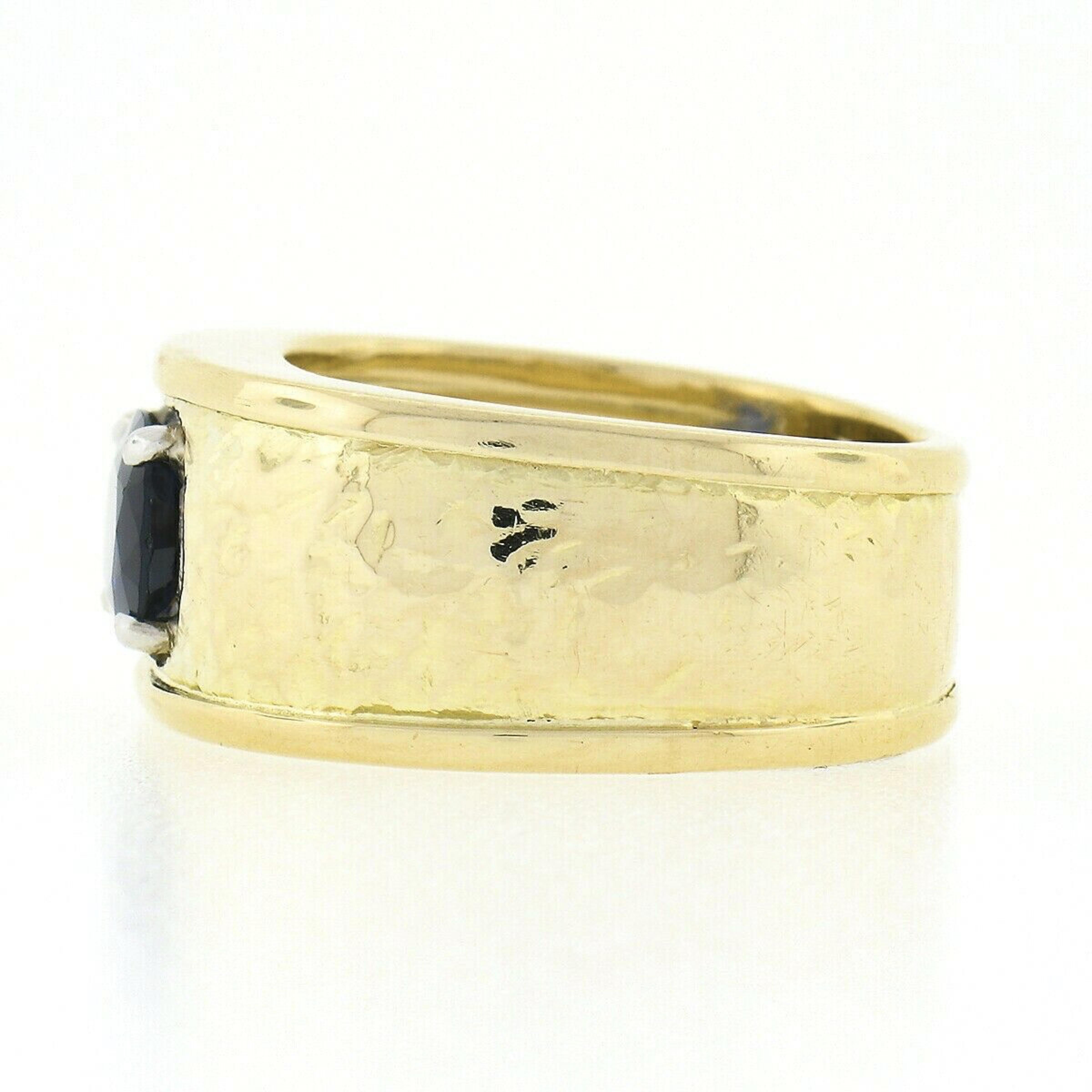 Unisex Cavelti 18K Gold GIA Royal Blue Sapphire Solitaire Hammered Band Ring 2