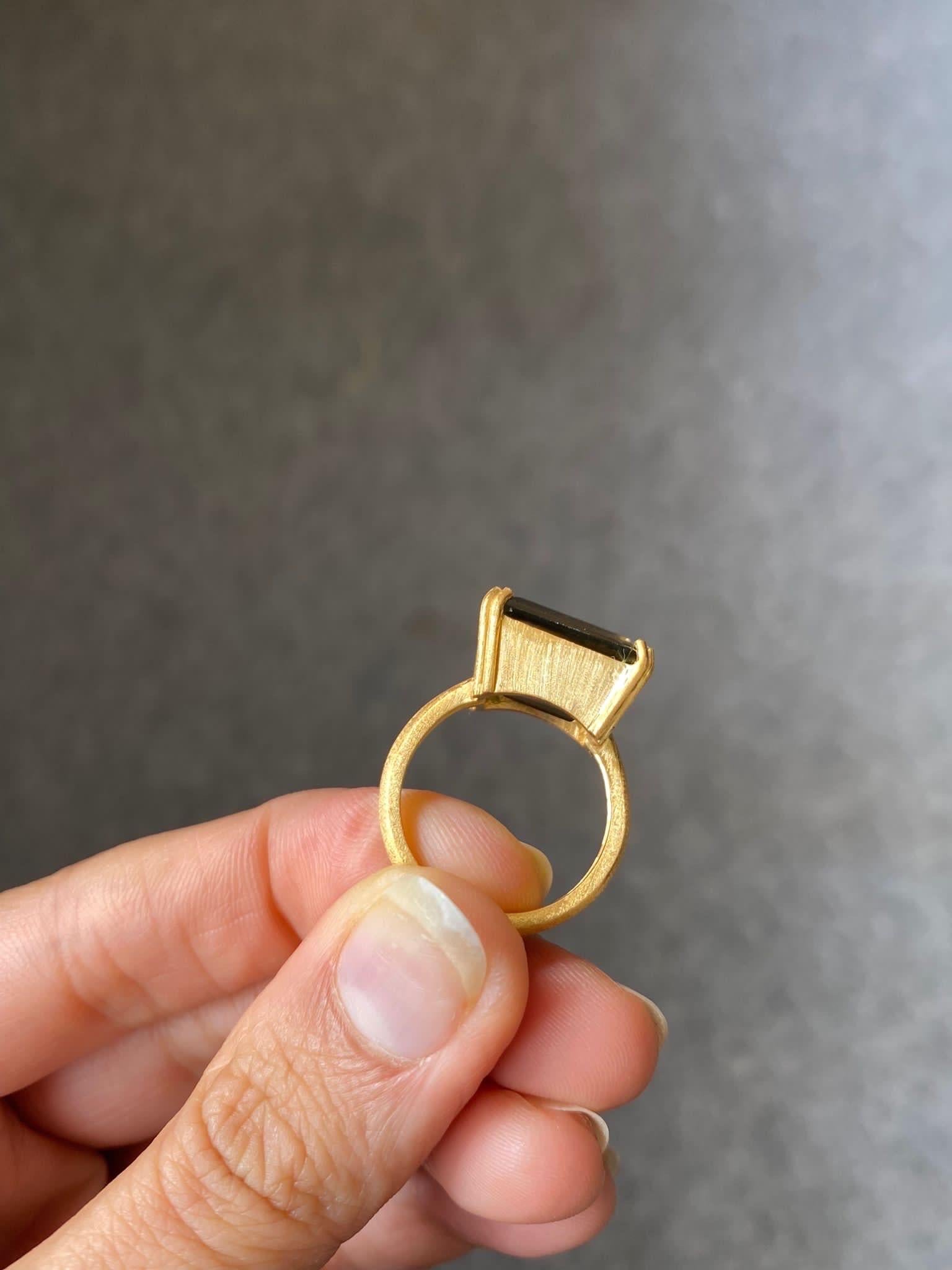 da uomo o donna Anello cocktail con tormalina certificata unisex da 9,83 carati in oro giallo 18 carati in vendita