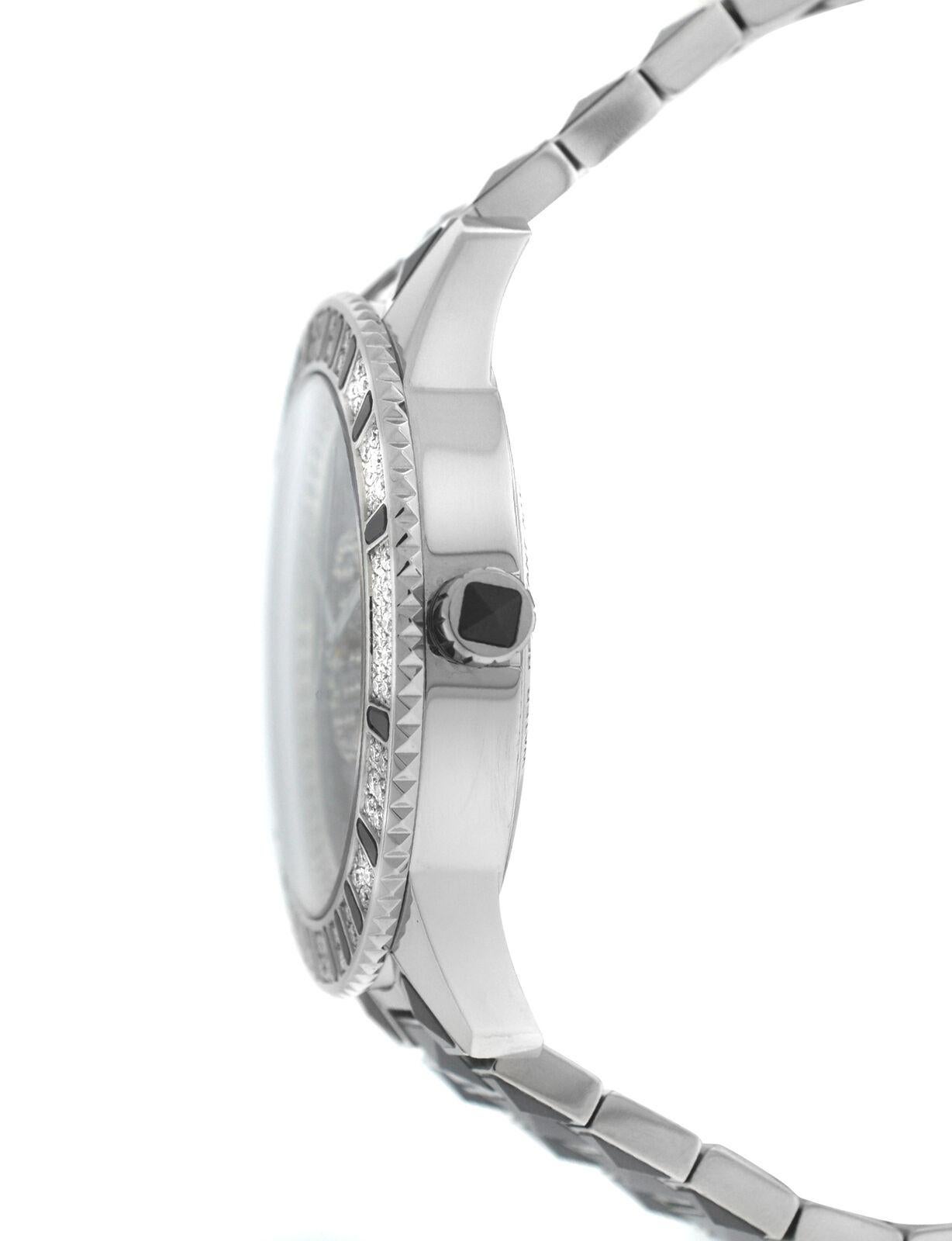 Brand	Christian Dior
Model	Christal CD115511M001
Gender	Unisex 
Movement	Swiss Automatic
Case Material	Ceramic
Bracelet / Strap Material	
Ceramic

Clasp / Buckle Material	
Stainless Steel 	
Clasp Type	Butterfly deployment
Bracelet / Strap width	20