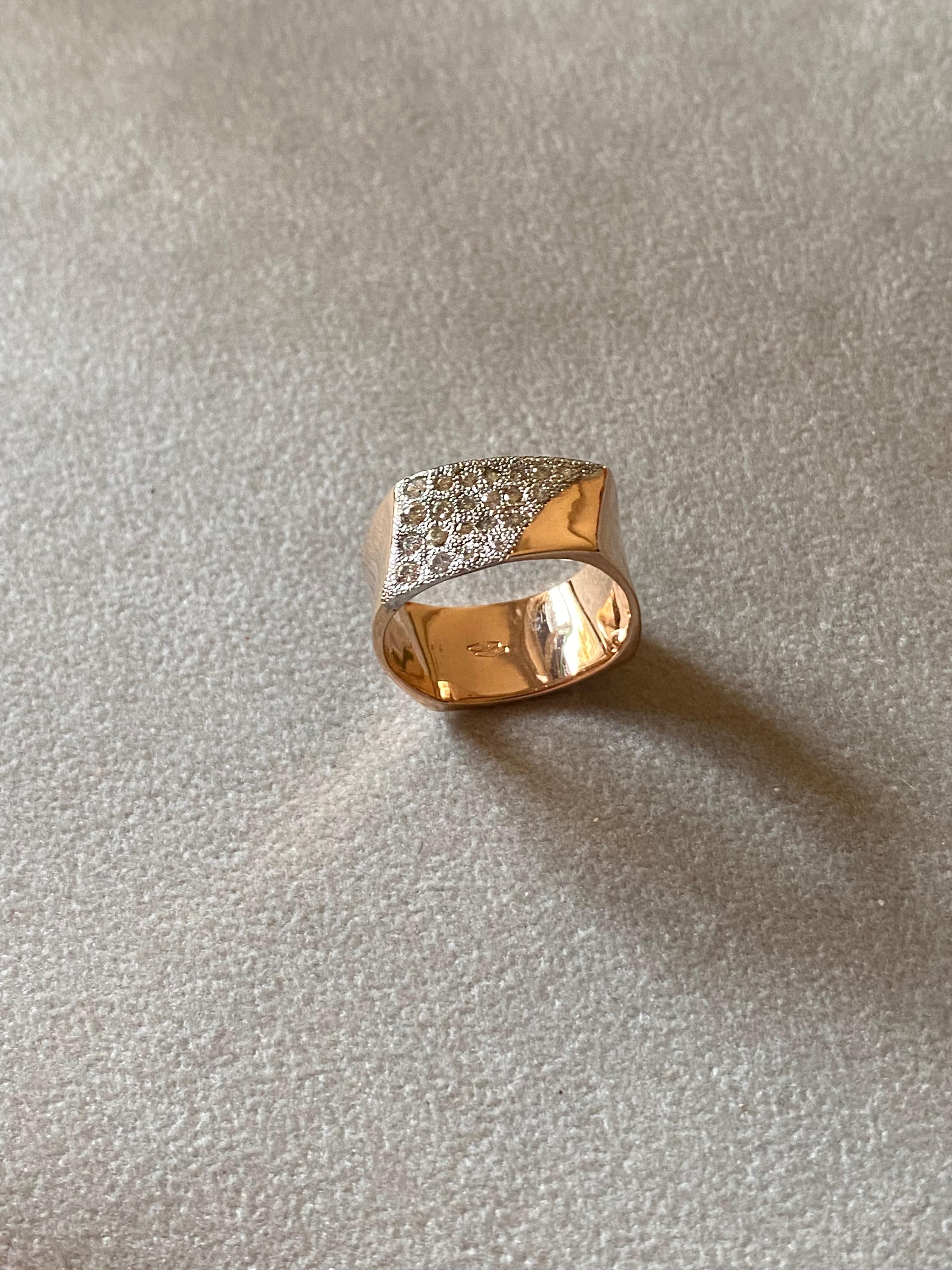 Unisex Cigar Band 0.20 Carats White Diamonds 18 Karats Yellow Gold Bold Ring For Sale 4