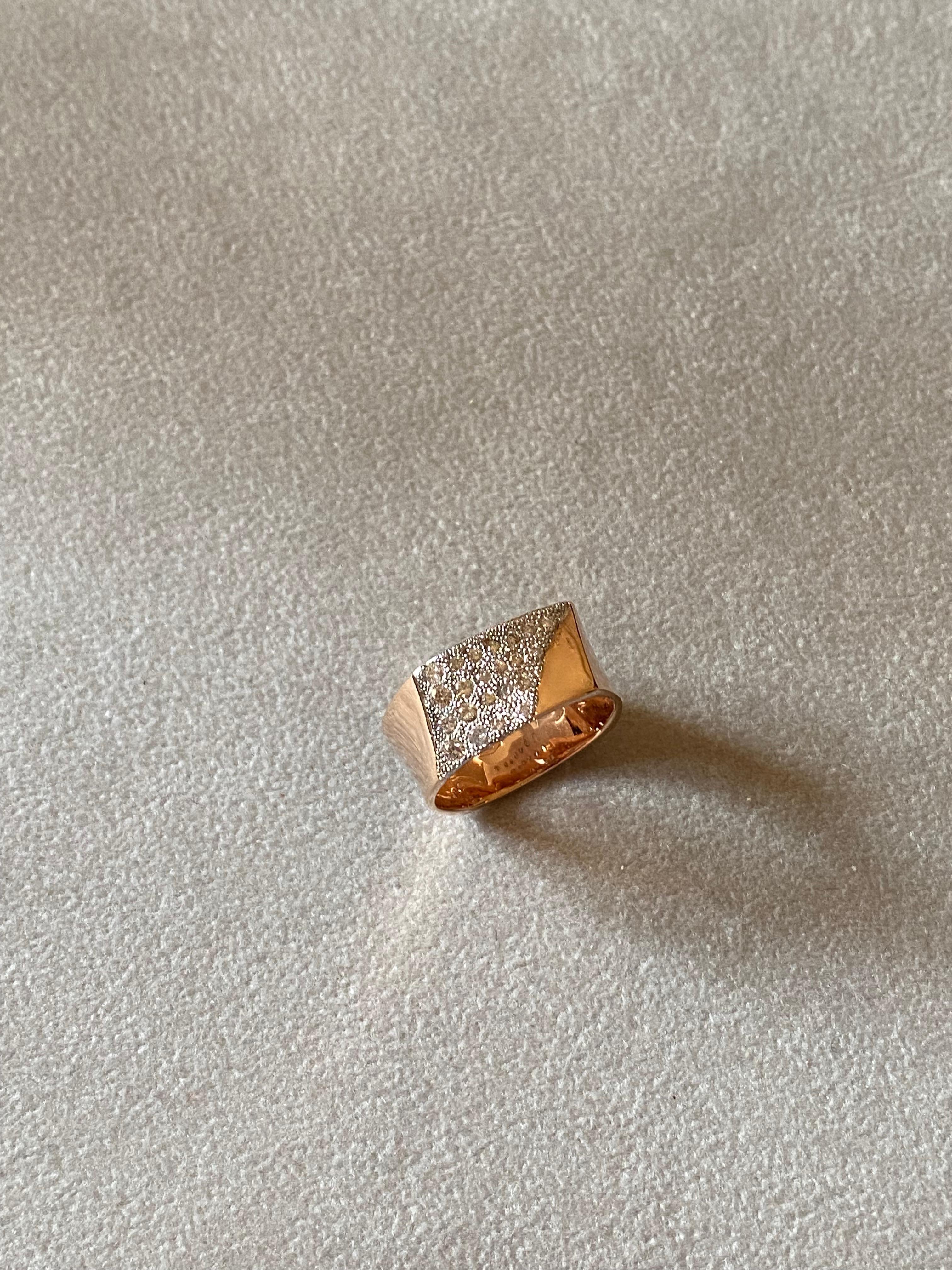 Unisex Cigar Band 0.20 Carats White Diamonds 18 Karats Yellow Gold Bold Ring For Sale 1