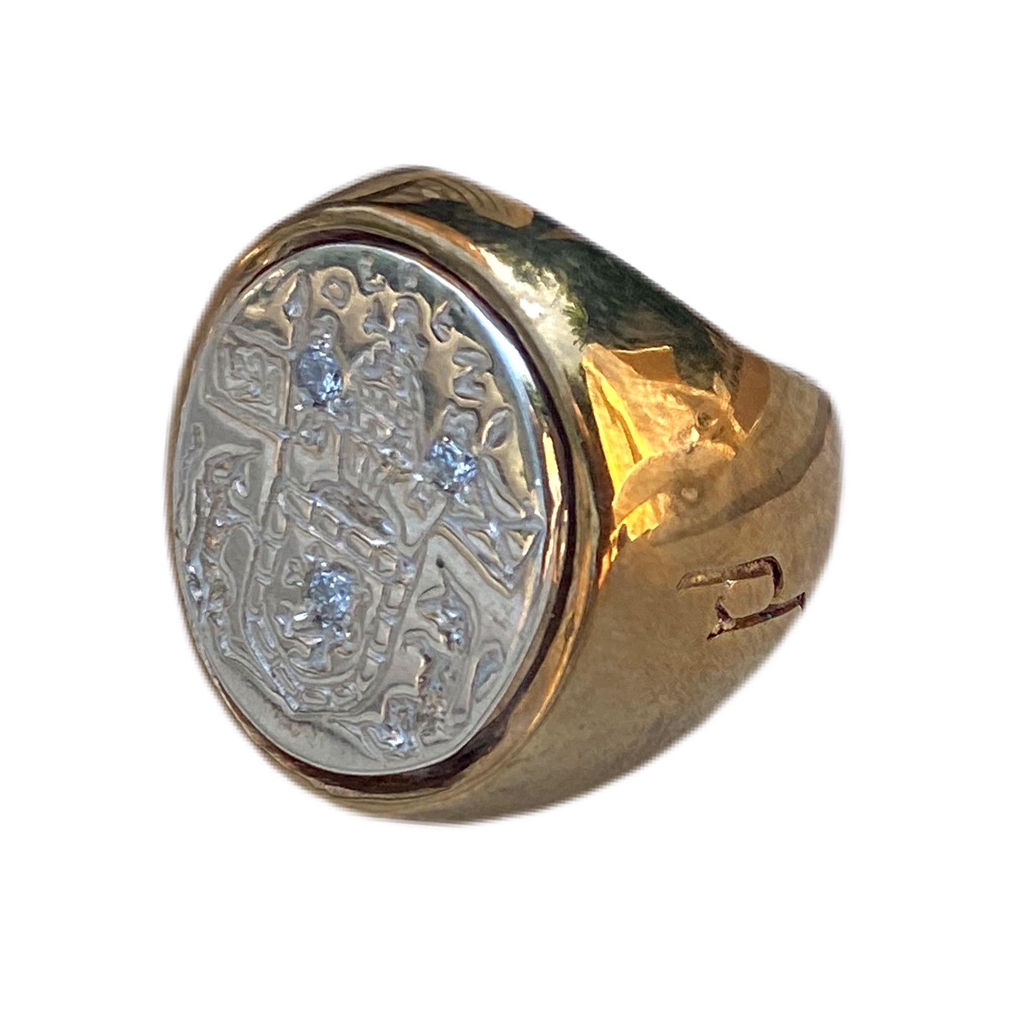 3 pcs Sapphire Unisex Crest Ring Signet Style Sterling Silver Bronze 

Designer: J Dauphin 

Inspired by Queen Mary of Scots ring. Gold signet-ring; engraved; shoulders ornamented with flowers and leaves. Oval bezel set with silver intaglio