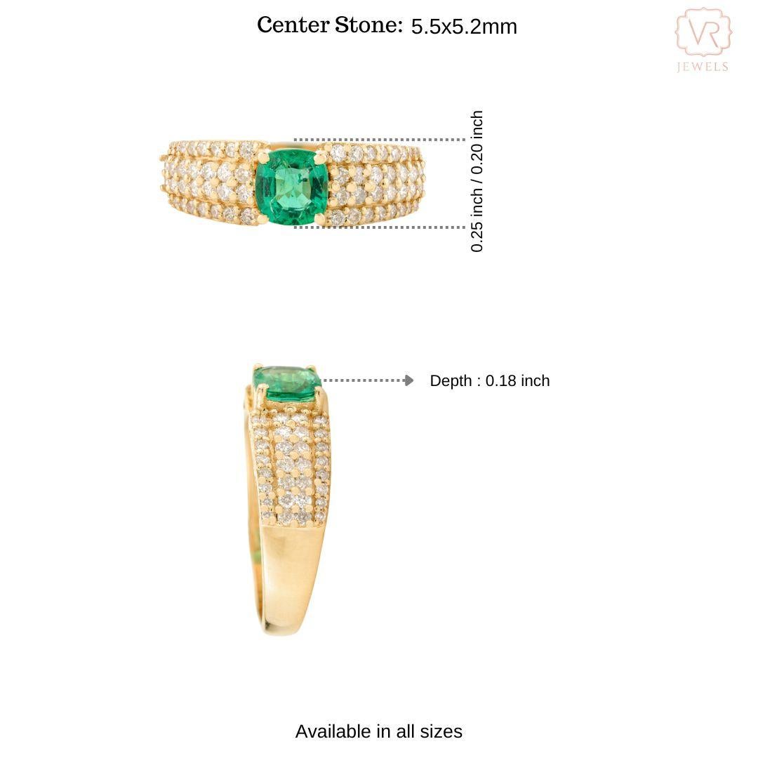 En vente :  Bague de fiançailles unisexe en or jaune massif 18 carats avec diamants et émeraude taille coussin 9