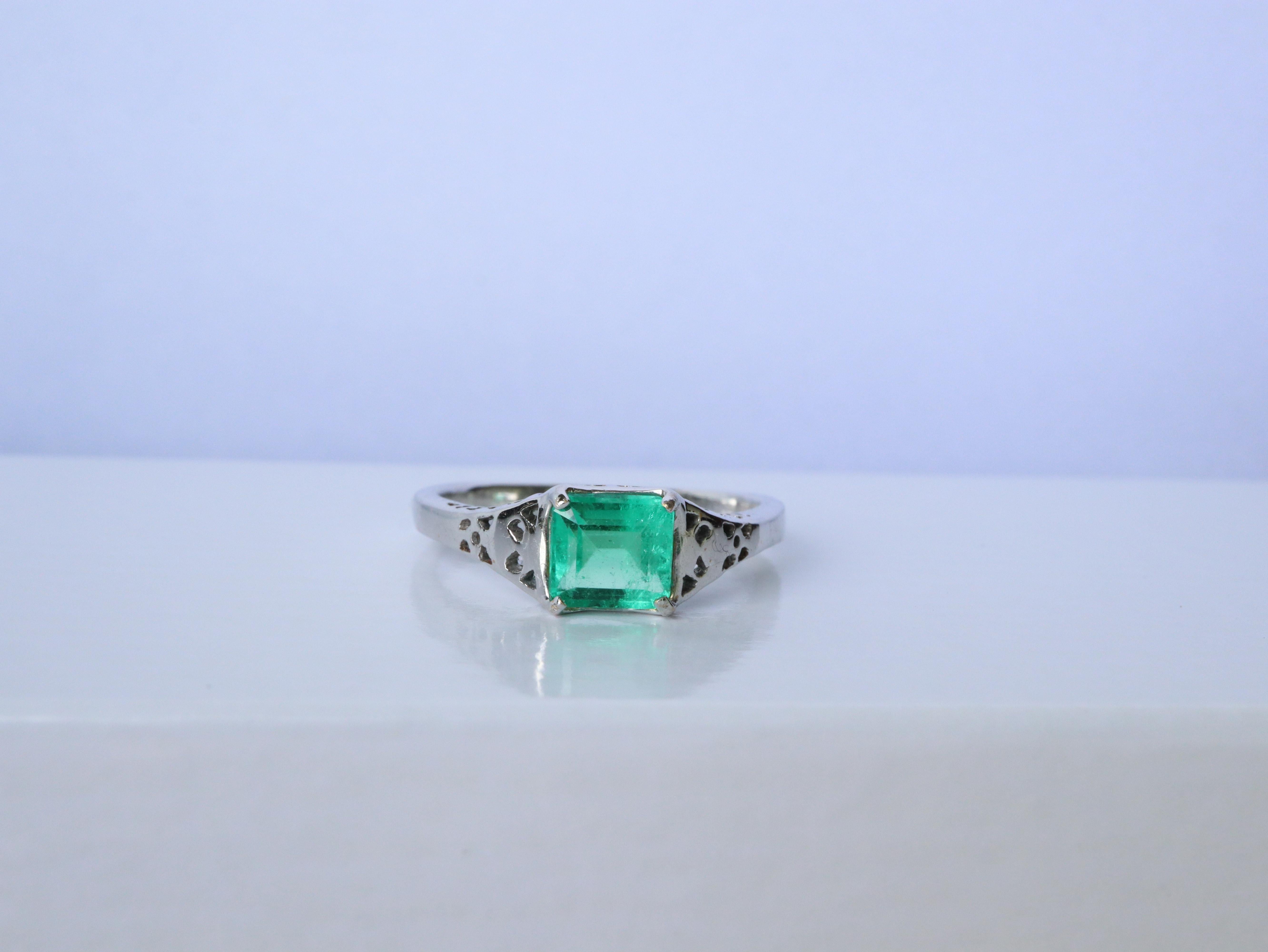 Art Deco Unisex Designed Colombian Emerald Ring For Sale