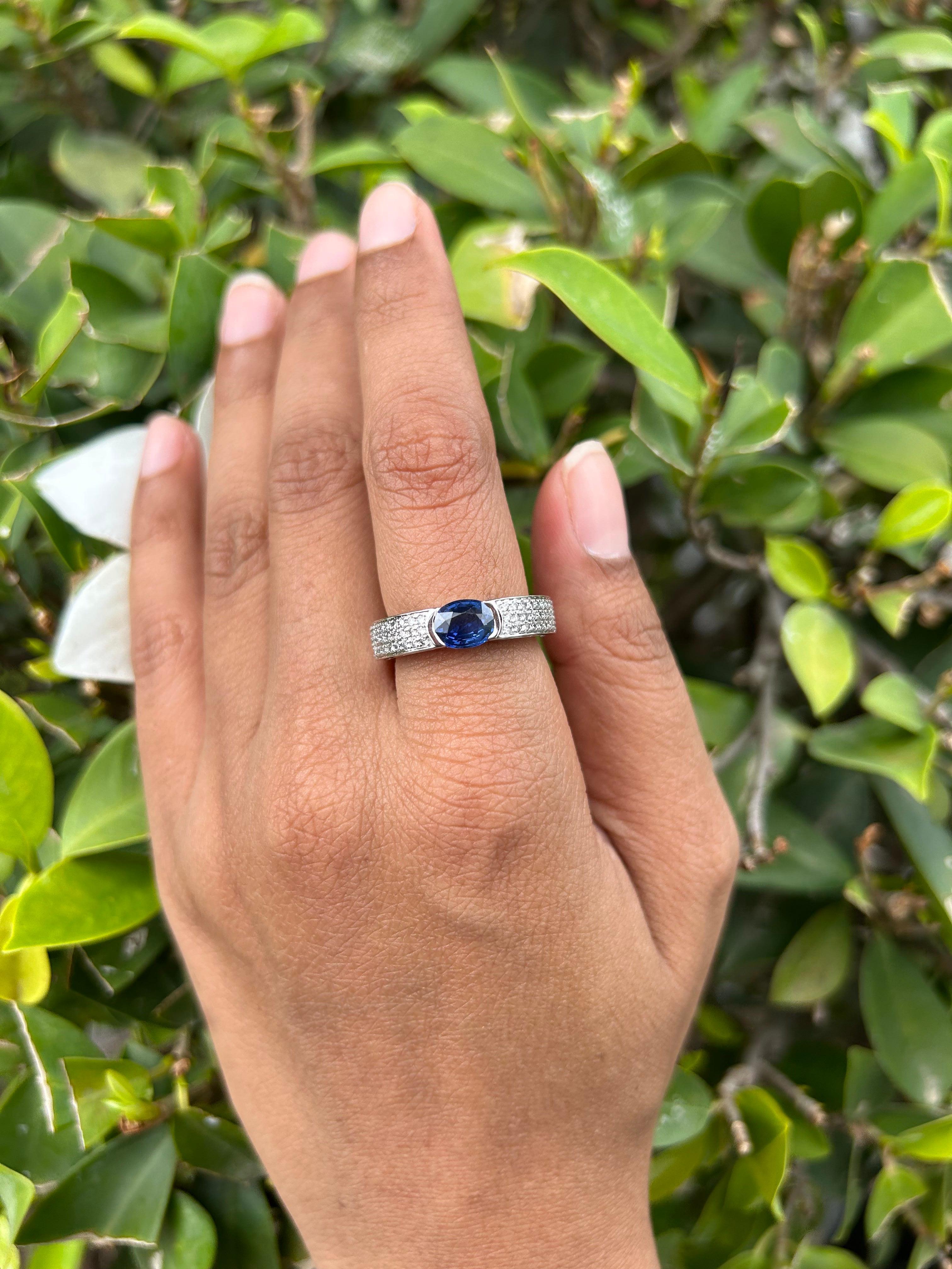 For Sale:  Unisex Blue Sapphire Diamond Engagement Band Ring in 18k Solid White Gold 6
