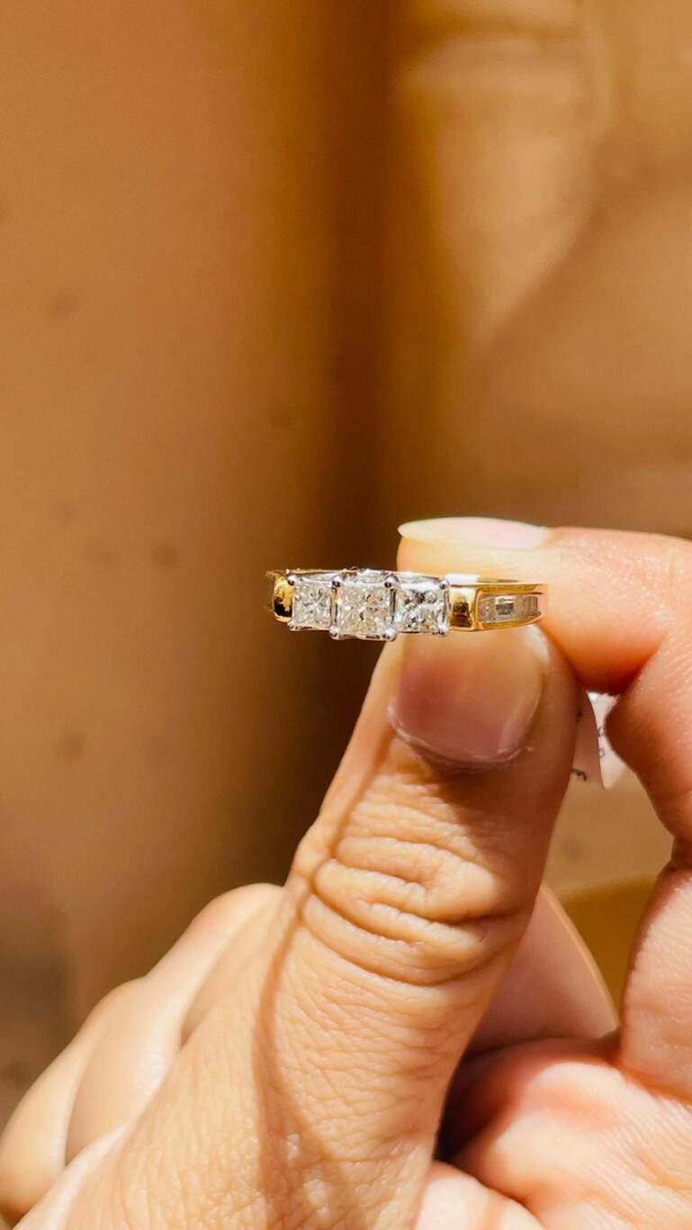 For Sale:  Unisex Diamond Three Stone Engagement Ring Gift in 18k Solid Yellow Gold 14
