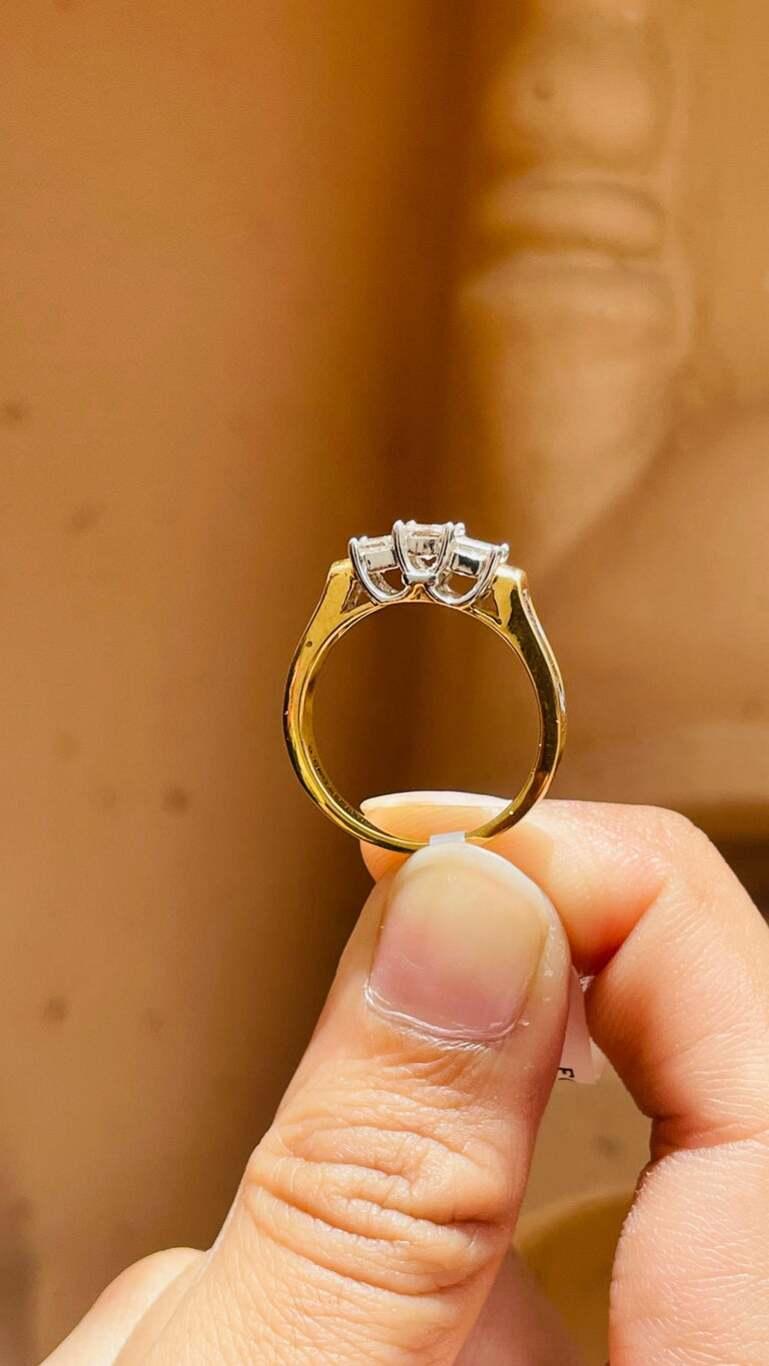 For Sale:  Unisex Diamond Three Stone Engagement Ring Gift in 18k Solid Yellow Gold 15