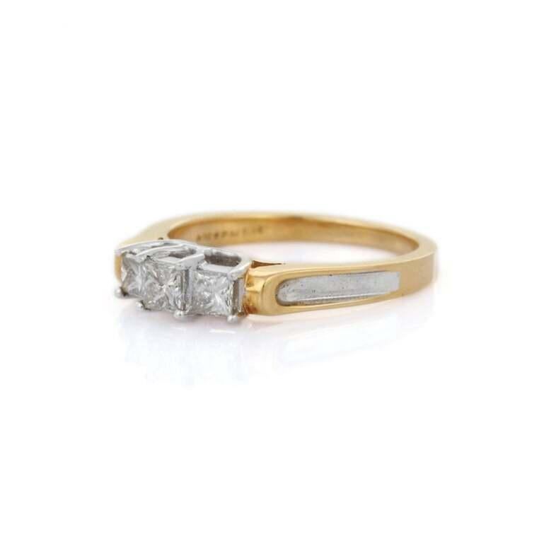 For Sale:  Unisex Diamond Three Stone Engagement Ring Gift in 18k Solid Yellow Gold 7