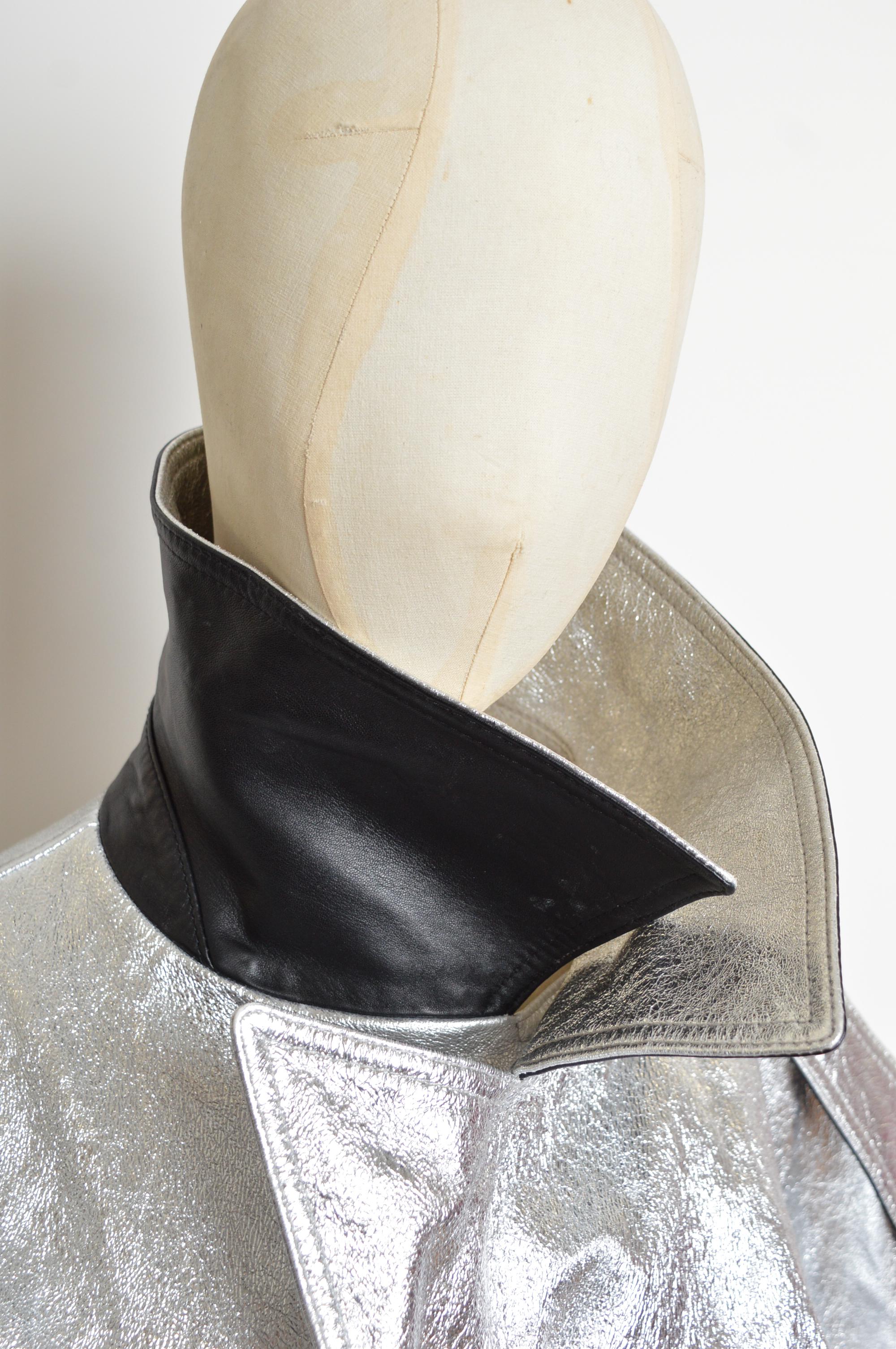 Giacca biker unisex DOLCE & GABBANA in pelle lamé argento e metallizzata oversize in vendita 5