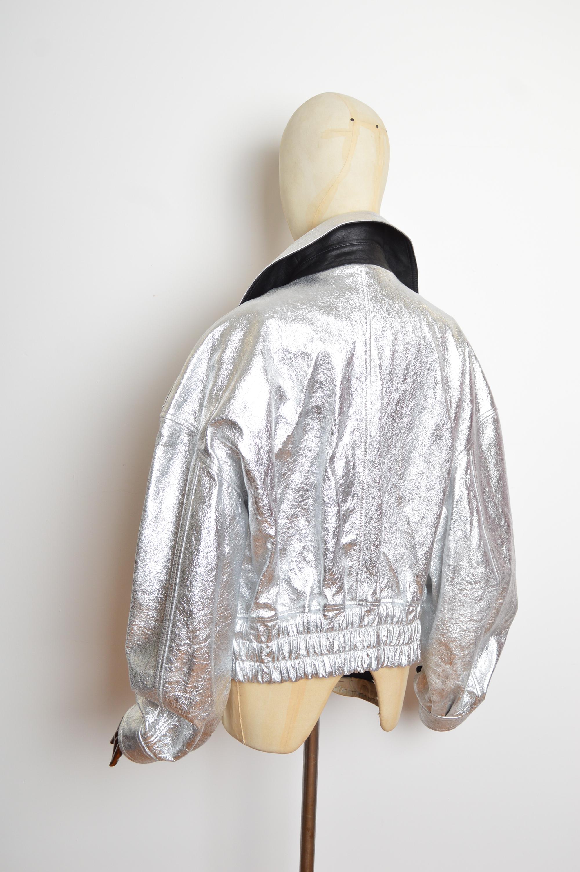 Giacca biker unisex DOLCE & GABBANA in pelle lamé argento e metallizzata oversize in vendita 9