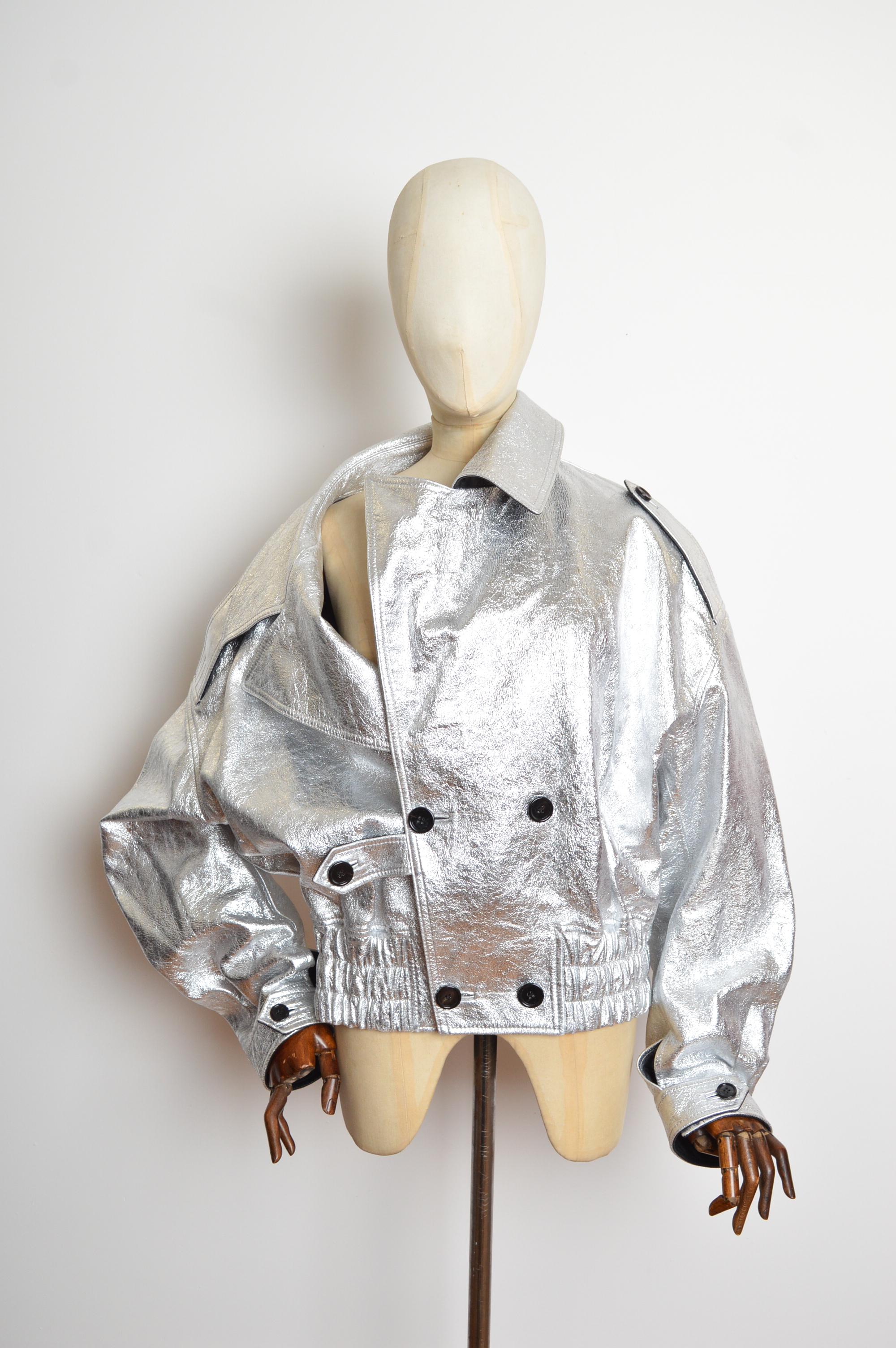 Giacca biker unisex DOLCE & GABBANA in pelle lamé argento e metallizzata oversize in vendita 2