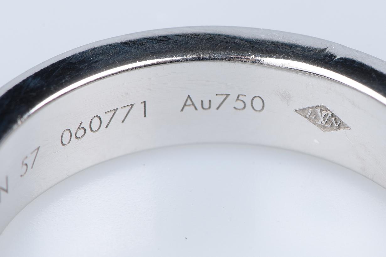 Unisex-Ring aus Effet Creux von Louis Vuitton – 18 Karat Weißgold im Angebot 3