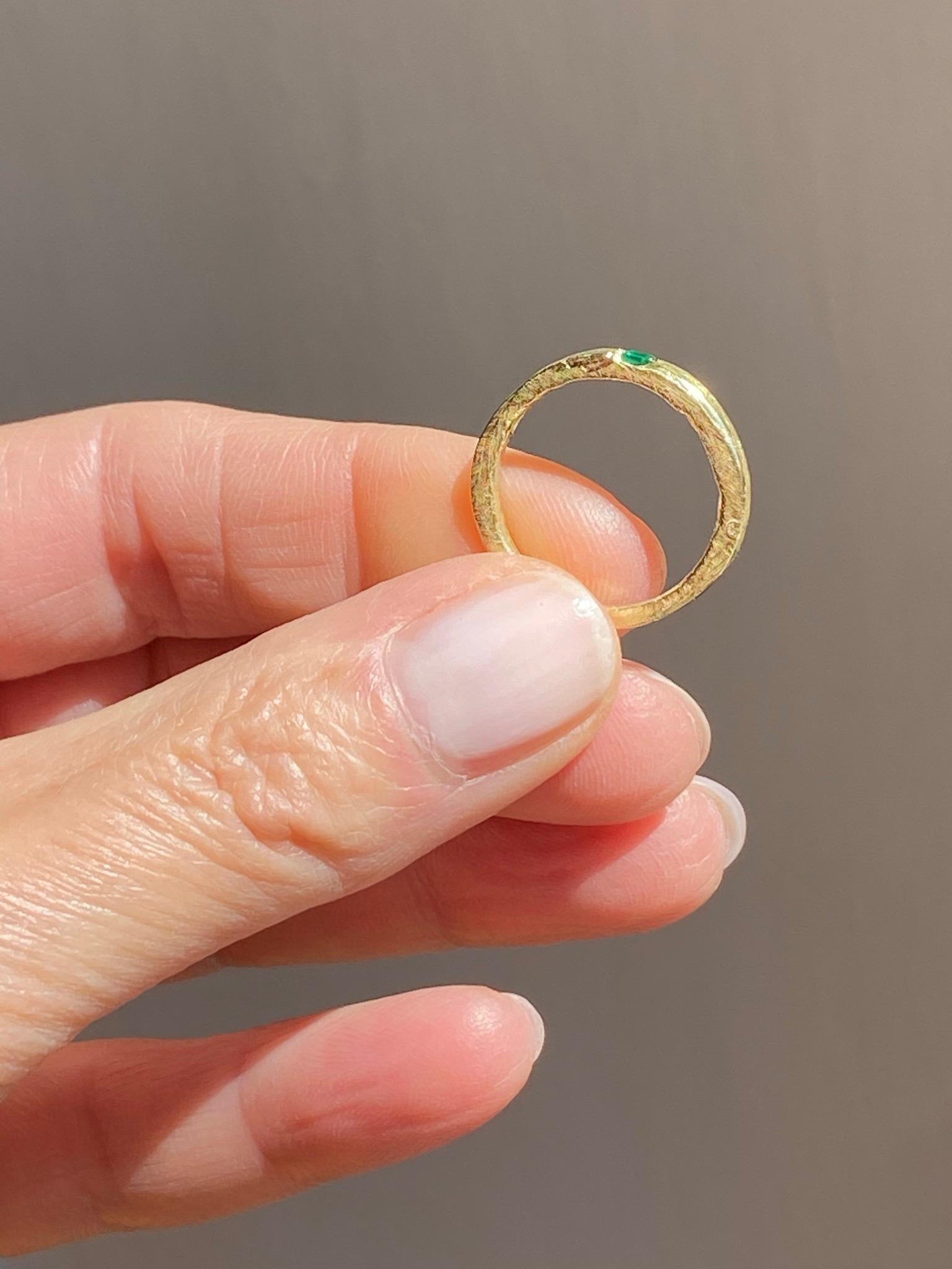 Artisan Unisex Emerald 18 Karat Yellow Gold Handcrafted Modern Organic Design Band Ring For Sale