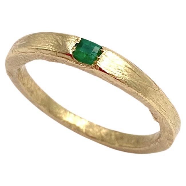Unisex Emerald 18 Karat Yellow Gold Handcrafted Modern Organic Design Band Ring For Sale
