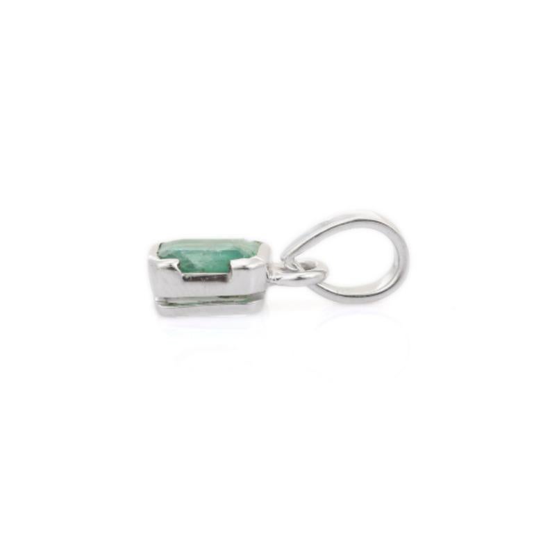 Women's Natural Emerald Octagon Cut Pendant in 925 Sterling Silver Pendant for Mom Gift For Sale