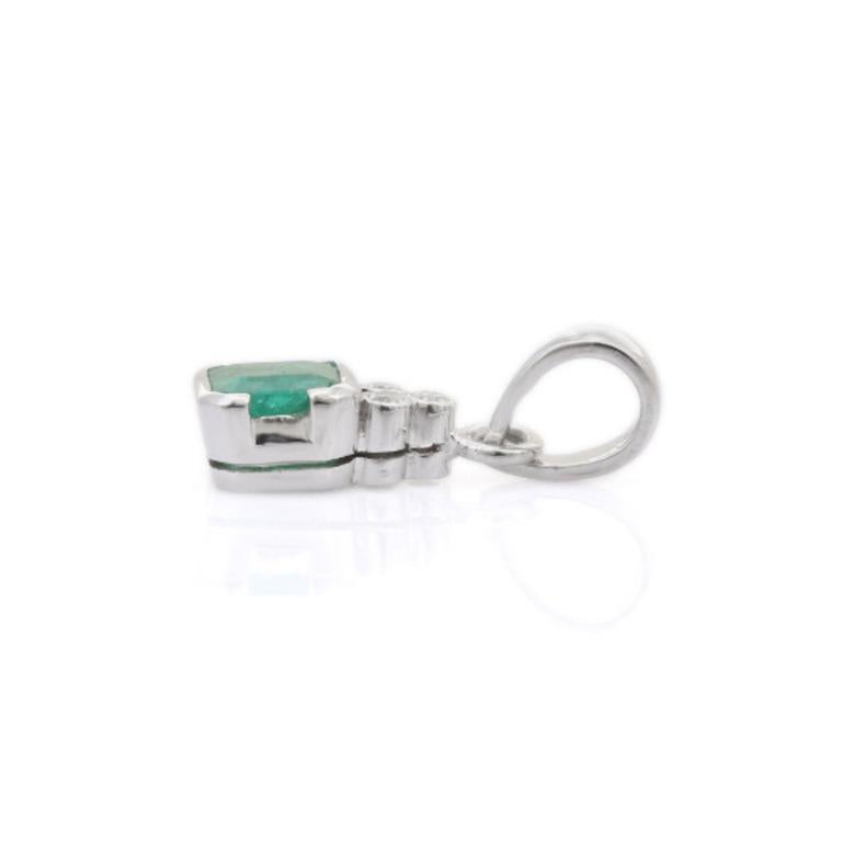 Facettierter Smaragd-Diamant- Everyday-Anhänger aus Sterlingsilber, Unisex (Achteckschliff) im Angebot