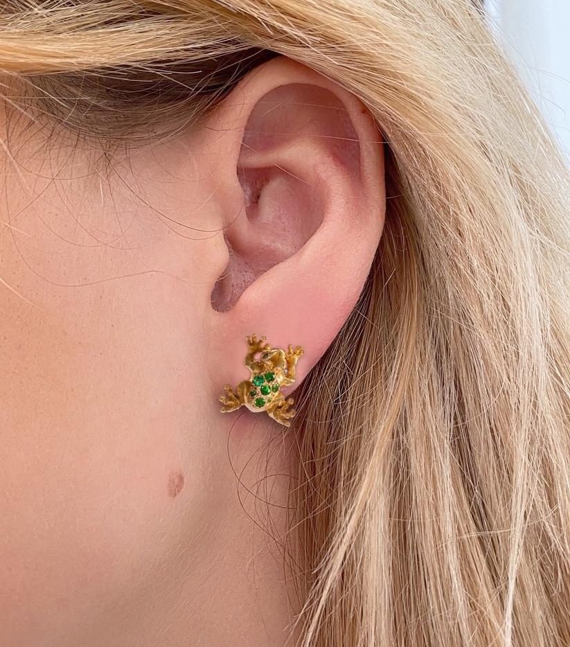 Unisex Frog 18K Yellow Gold Green Tsavorite Handcrafted in Italy Stud Earrings For Sale 2