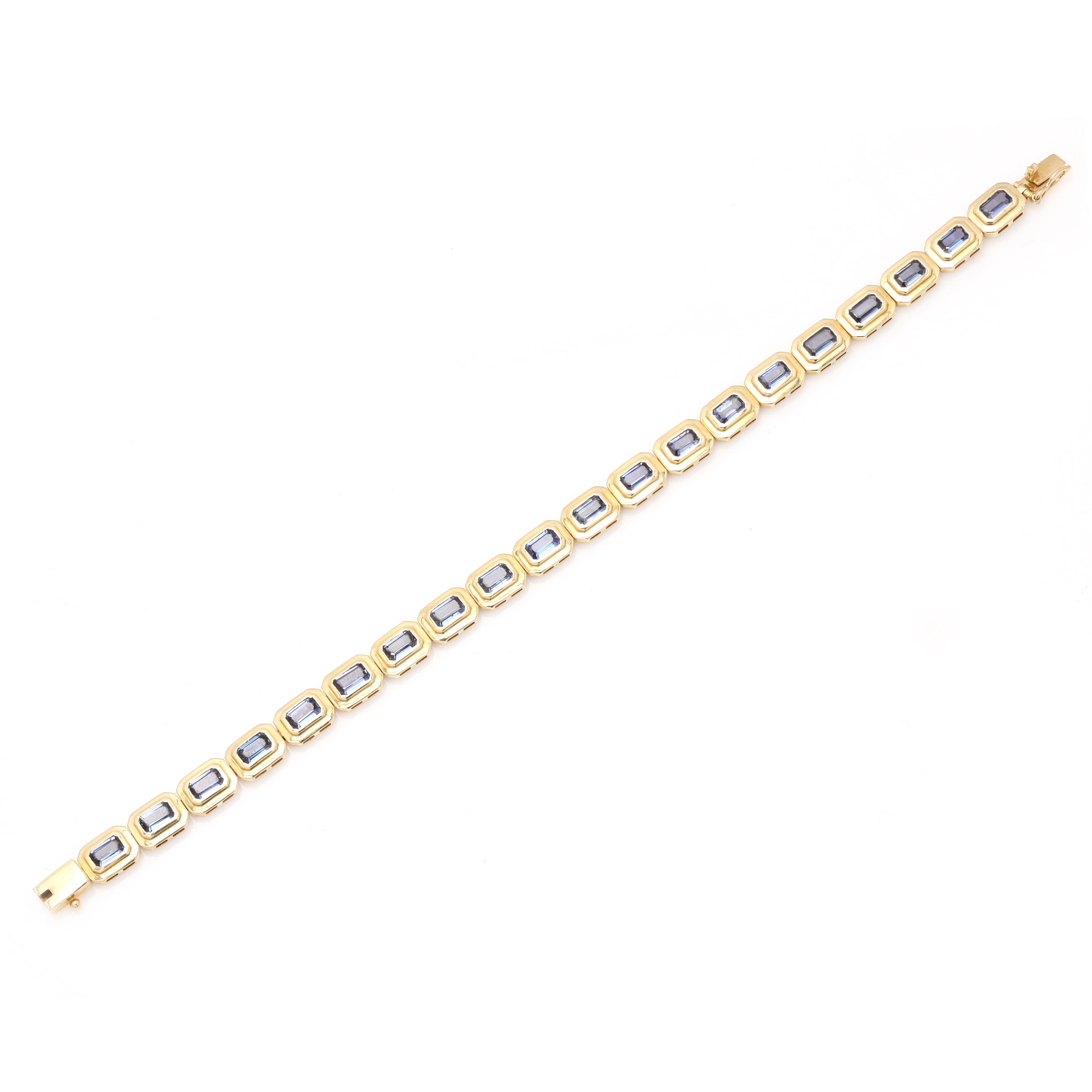 Tansanit-Edelstein-Tennisarmband aus 14 Karat Gold. Es hat einen perfekten achteckigen Schliff Edelstein, um Sie stehen auf jeder Gelegenheit oder ein Ereignis.
Tansanit ermöglicht eine höhere Konzentration.
Dieses handgefertigte Tennisarmband aus