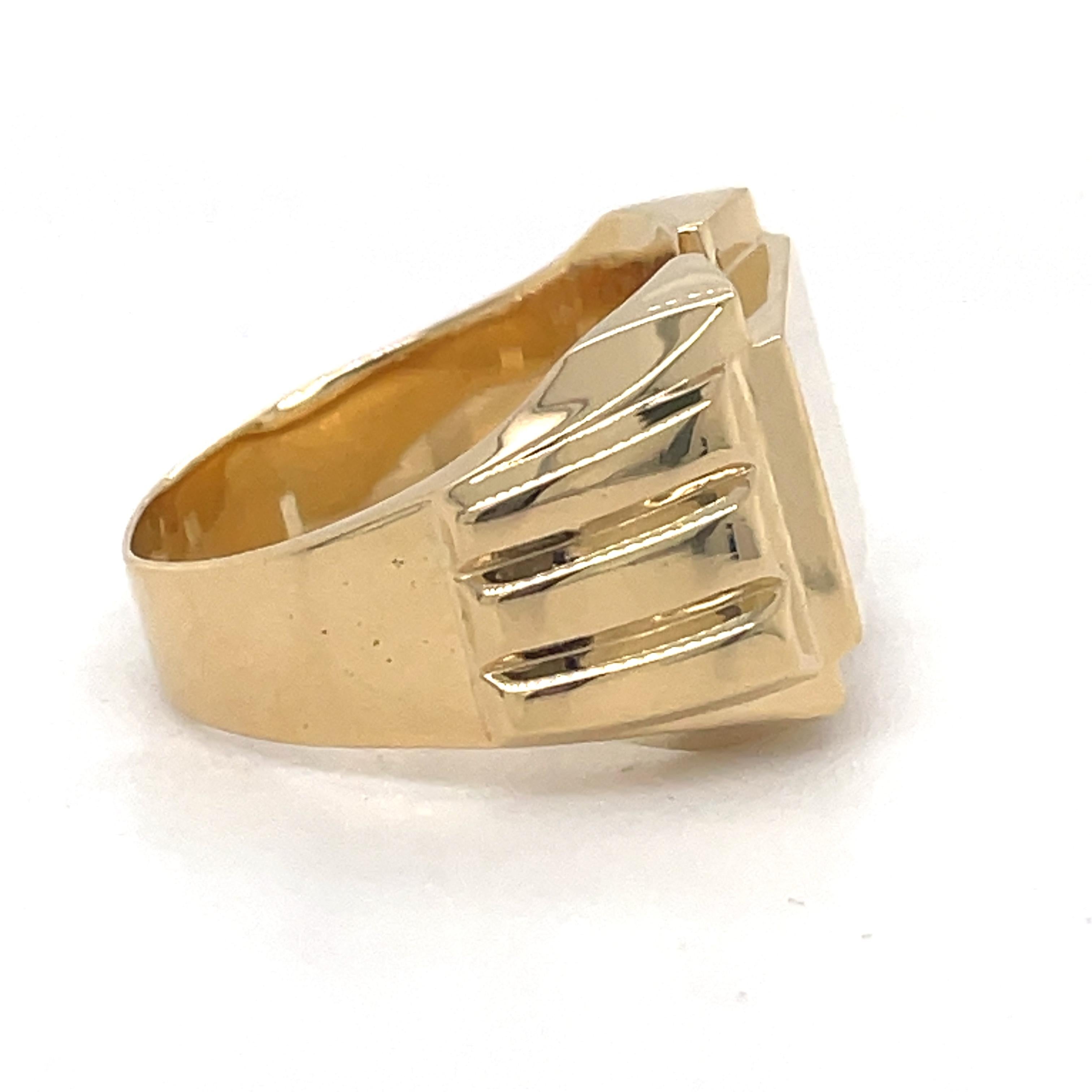 Unisex Gold Signet Ring, Vintage Style Ring, 14k Yellow Gold, made to order ring For Sale 3