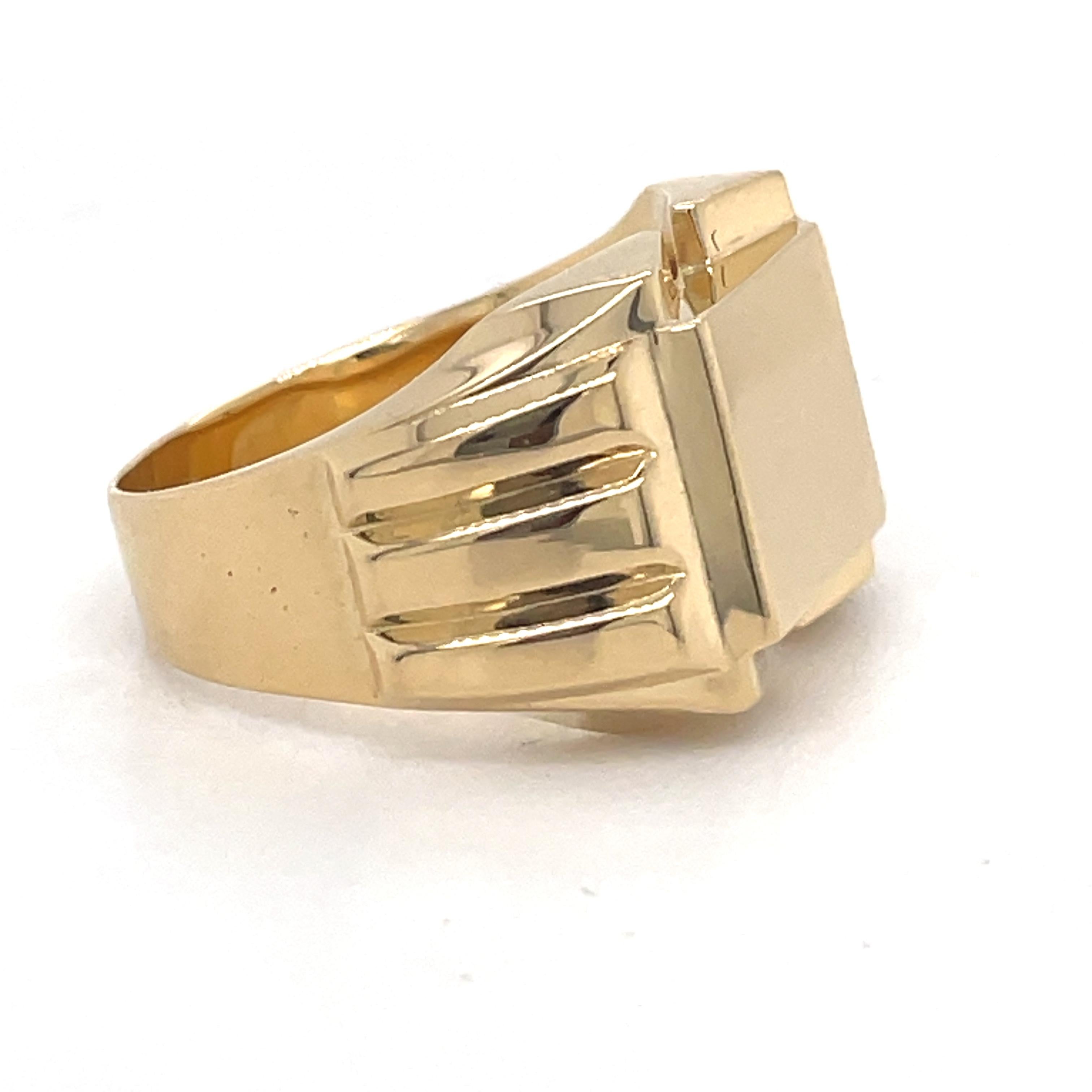 Unisex Gold Signet Ring, Vintage Style Ring, 14k Yellow Gold, made to order ring For Sale 4
