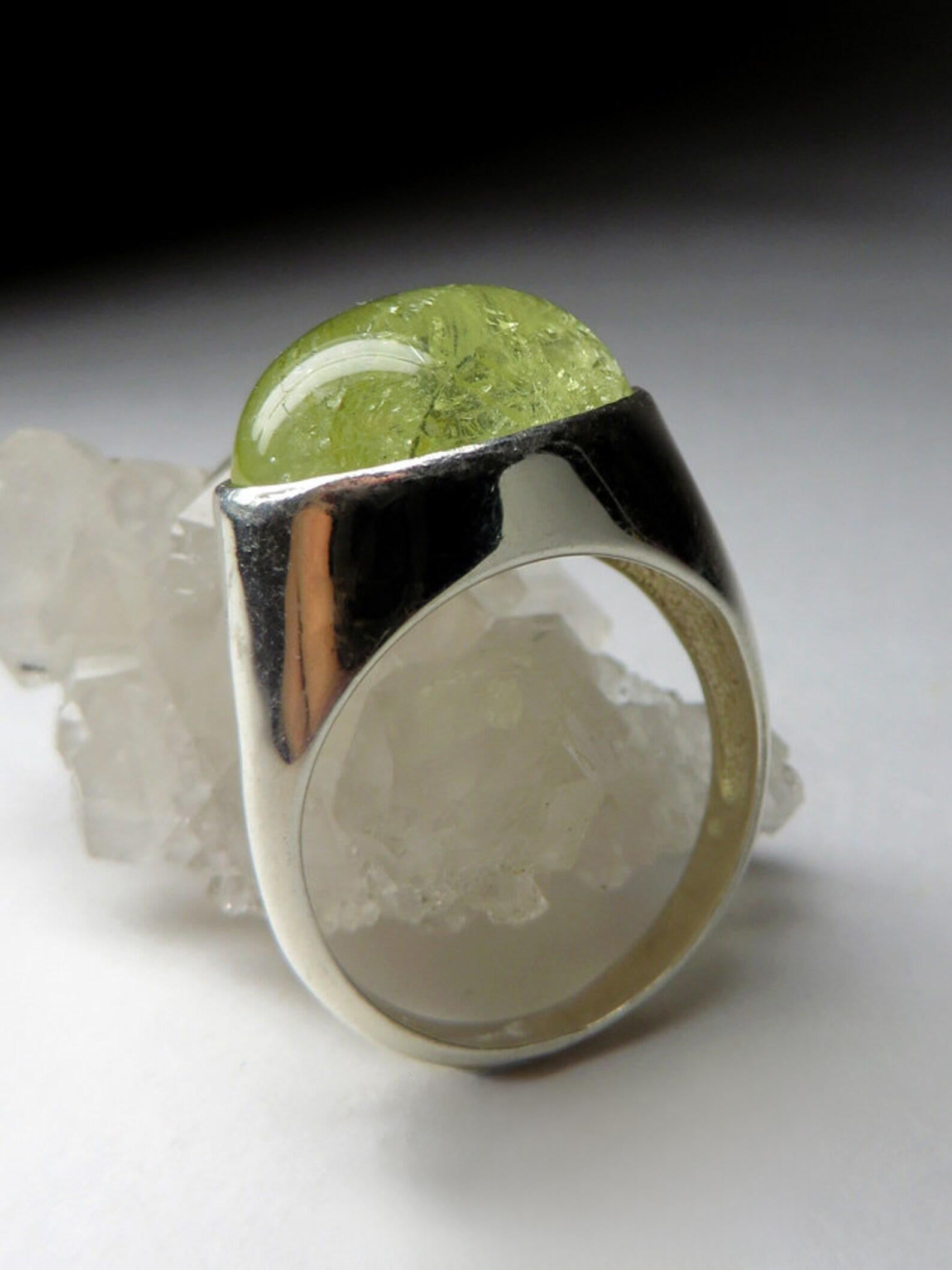 Cabochon Unisex Heliodor Ring Natural Yellow Gold Beryl Gemstone Vintage jewelry For Sale