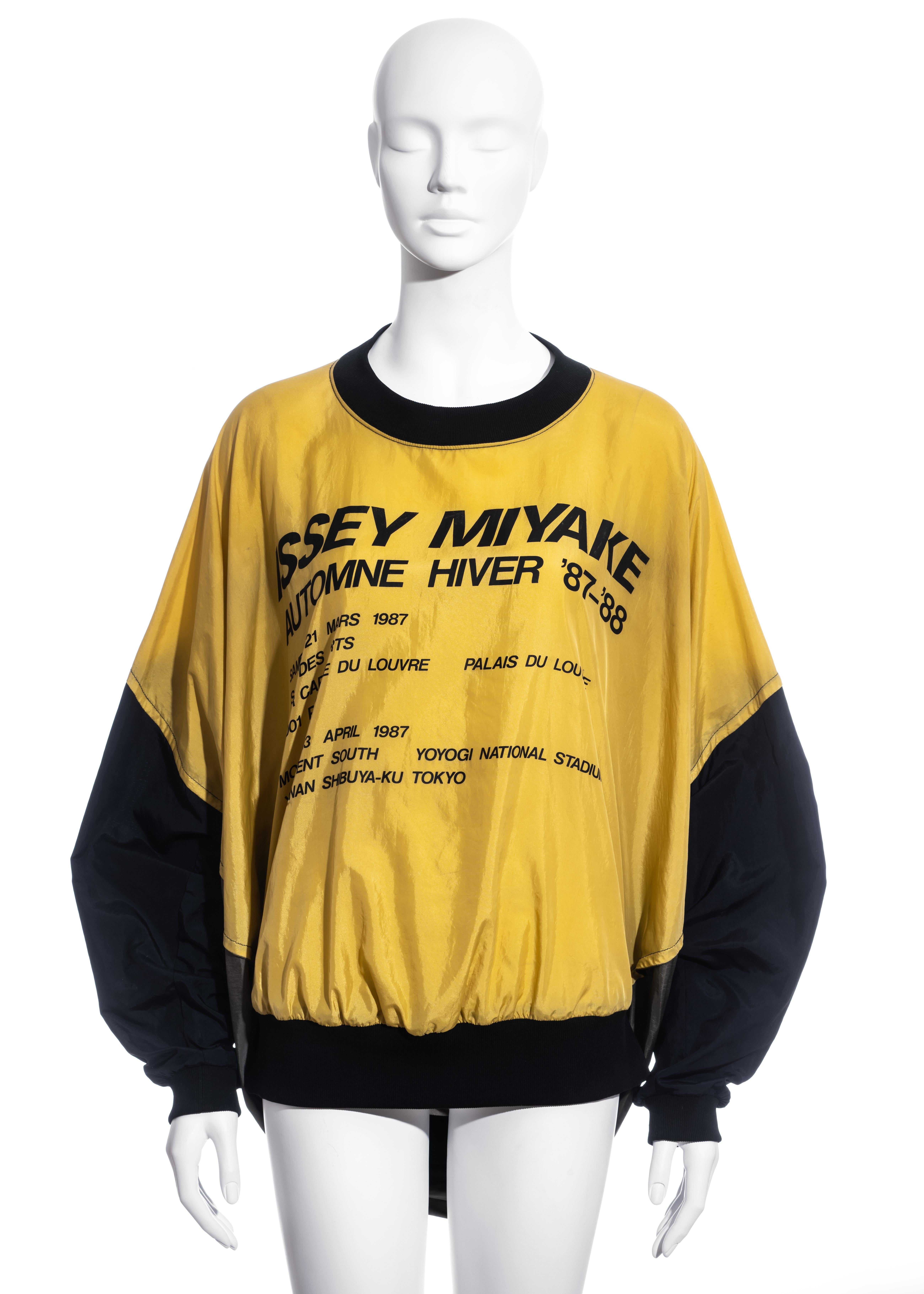 ▪ Issey Miyake crewneck sweater 
▪ 100% Nylon
▪ Constructed of two circular panels 
▪ Ribbed waistband, cuffs and crewneck 
▪ Size Medium
▪ Fall-Winter 1987 