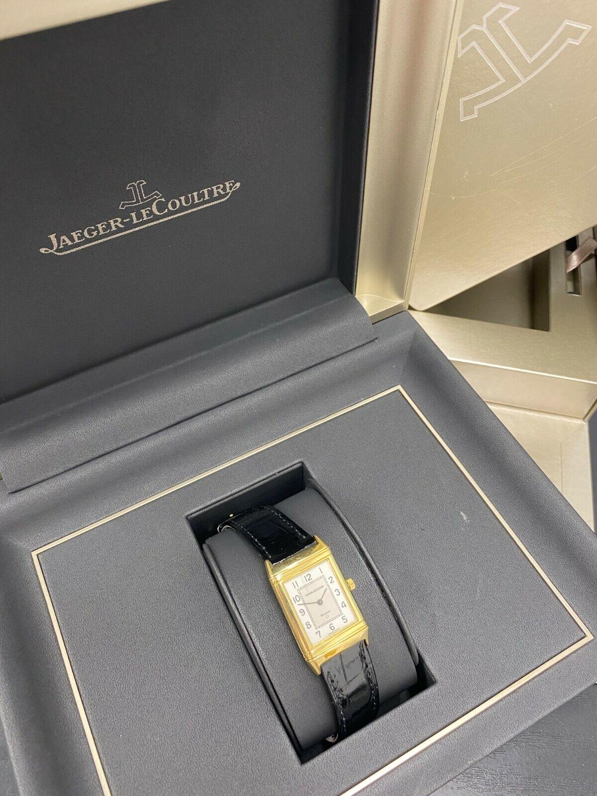 Unisex Jaeger-Le Coultre Reverso Classique Watch S18421 in 18ct Yellow Gold For Sale 5