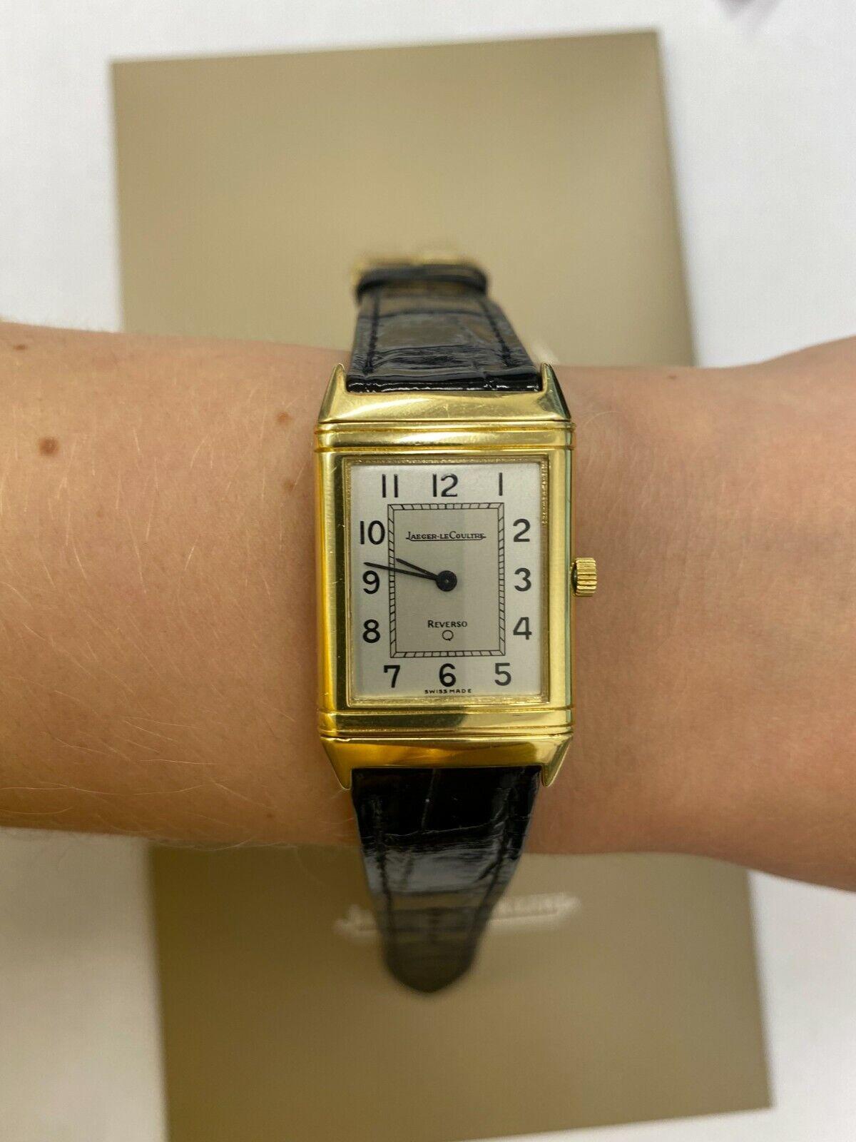Unisex Jaeger-Le Coultre Reverso Classique Watch S18421 in 18ct Yellow Gold For Sale 6