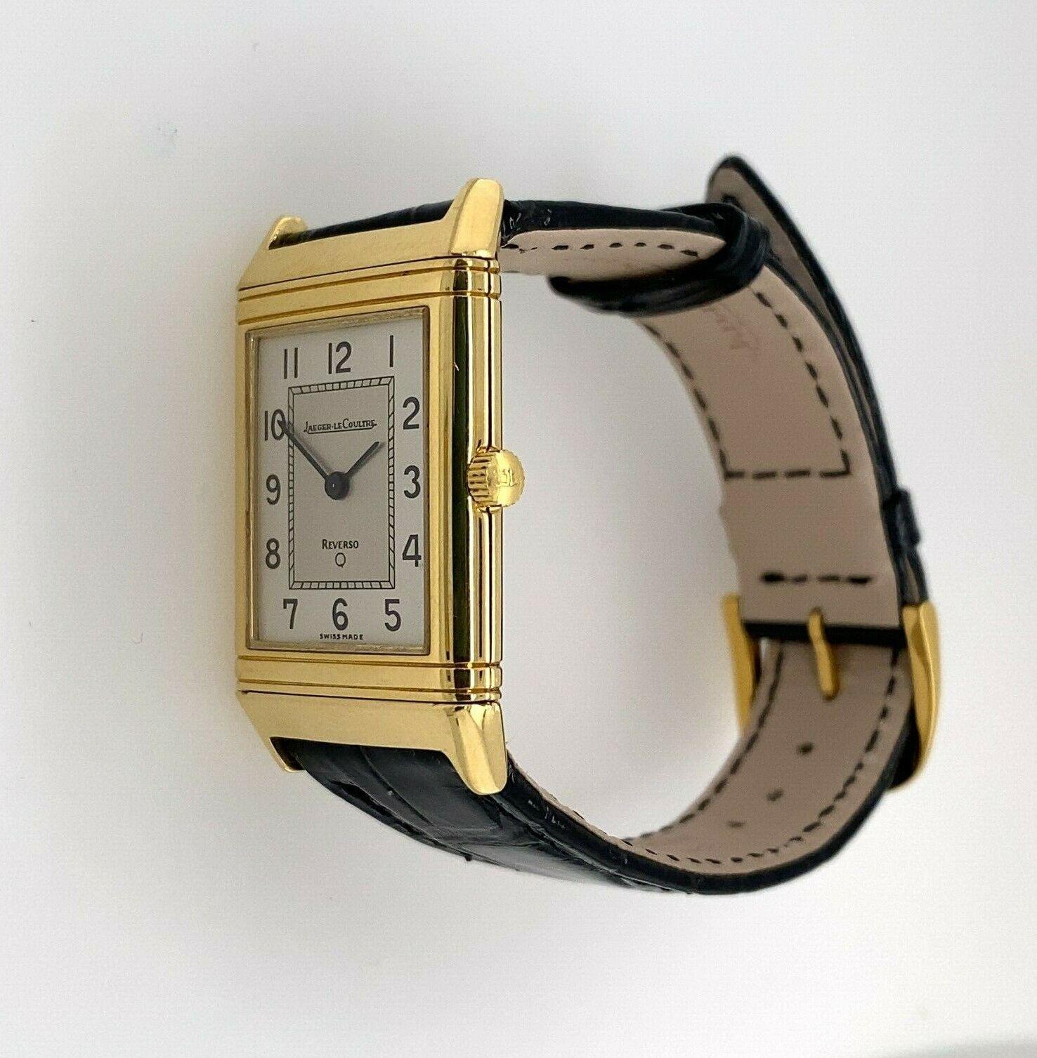 Unisex Jaeger-Le Coultre Reverso Classique Watch S18421 in 18ct Yellow Gold In Excellent Condition In London, GB