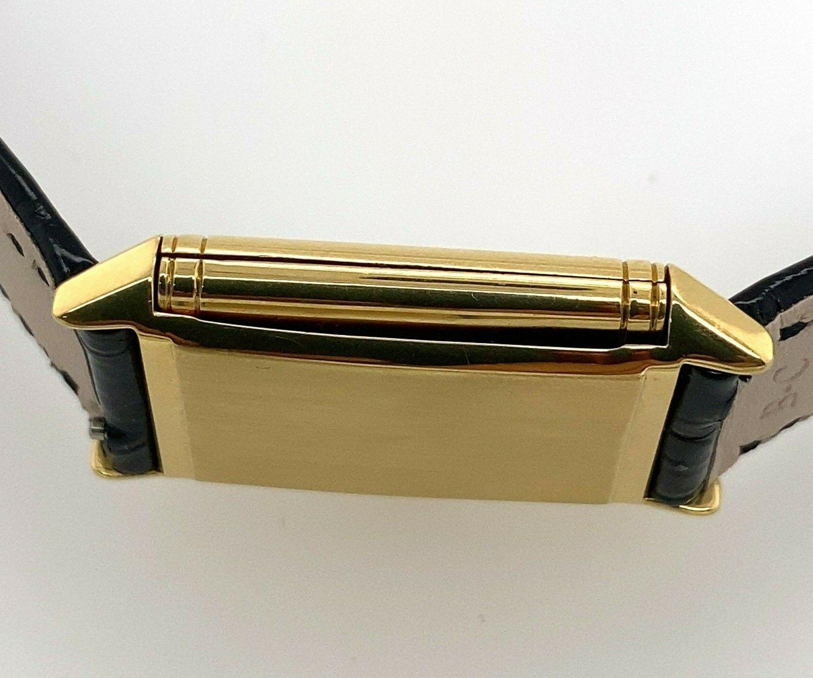 Unisex Jaeger-Le Coultre Reverso Classique Watch S18421 in 18ct Yellow Gold In Excellent Condition For Sale In London, GB