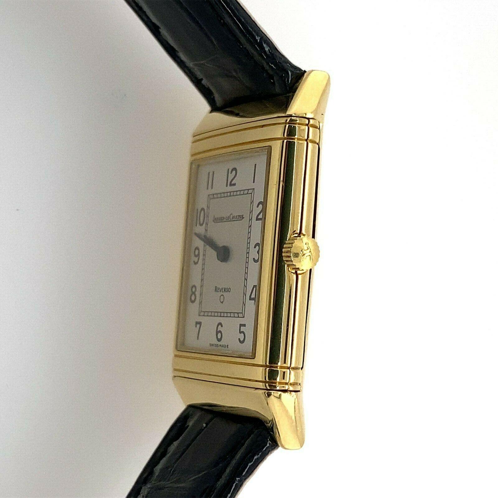 Unisex Jaeger-Le Coultre Reverso Classique Watch S18421 in 18ct Yellow Gold For Sale 3